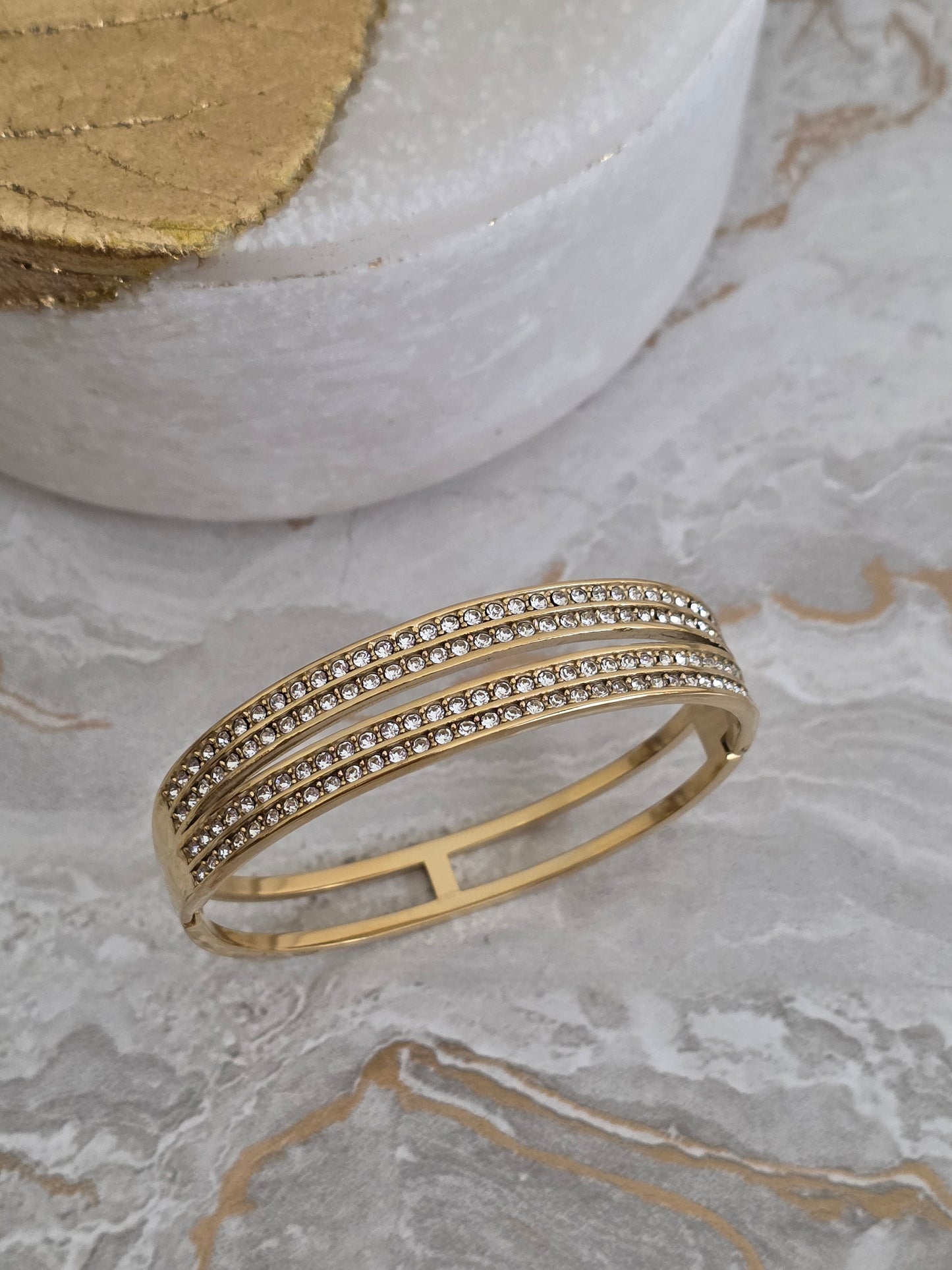BERRA BANGLE