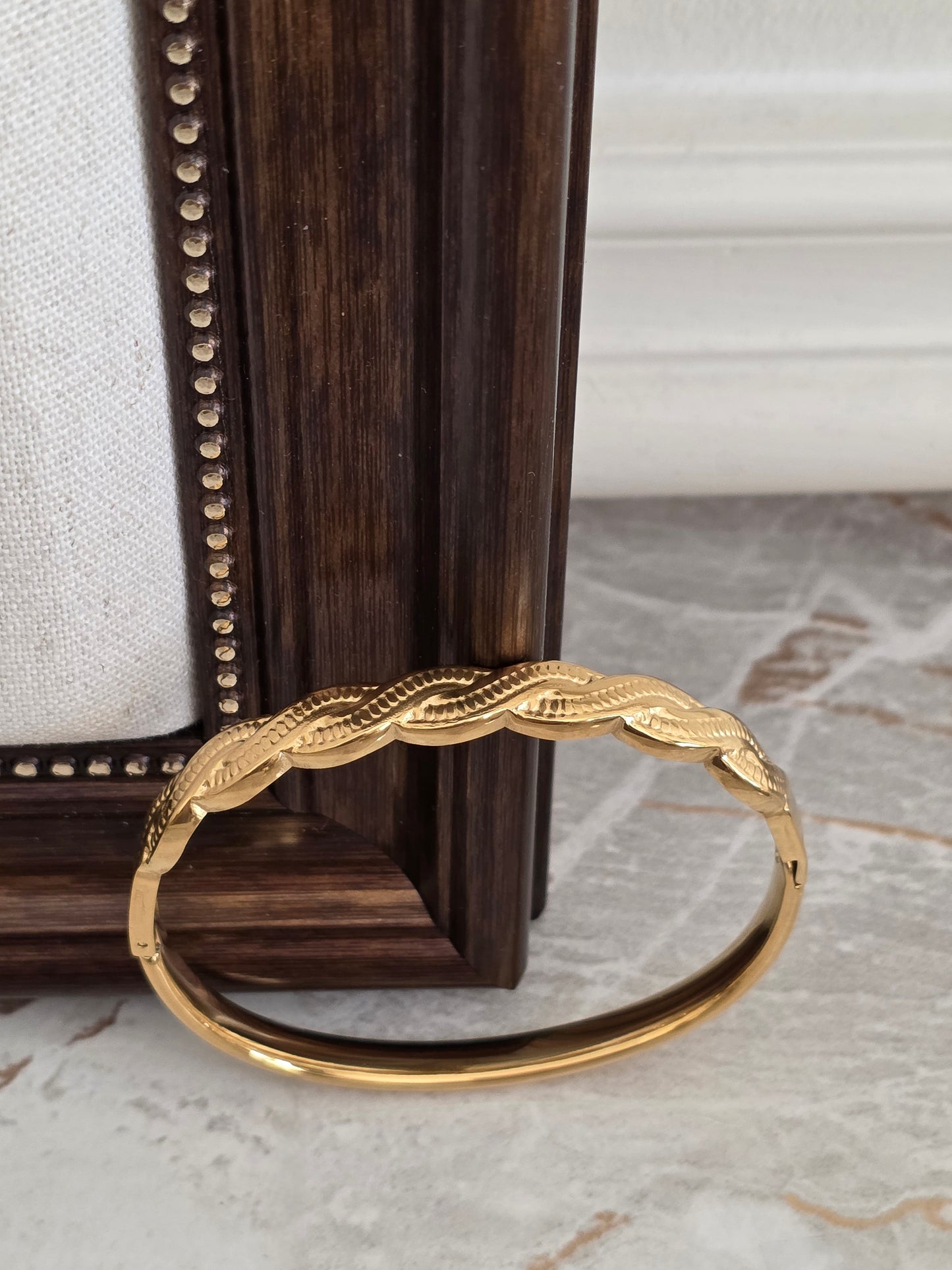 YARE BANGLE