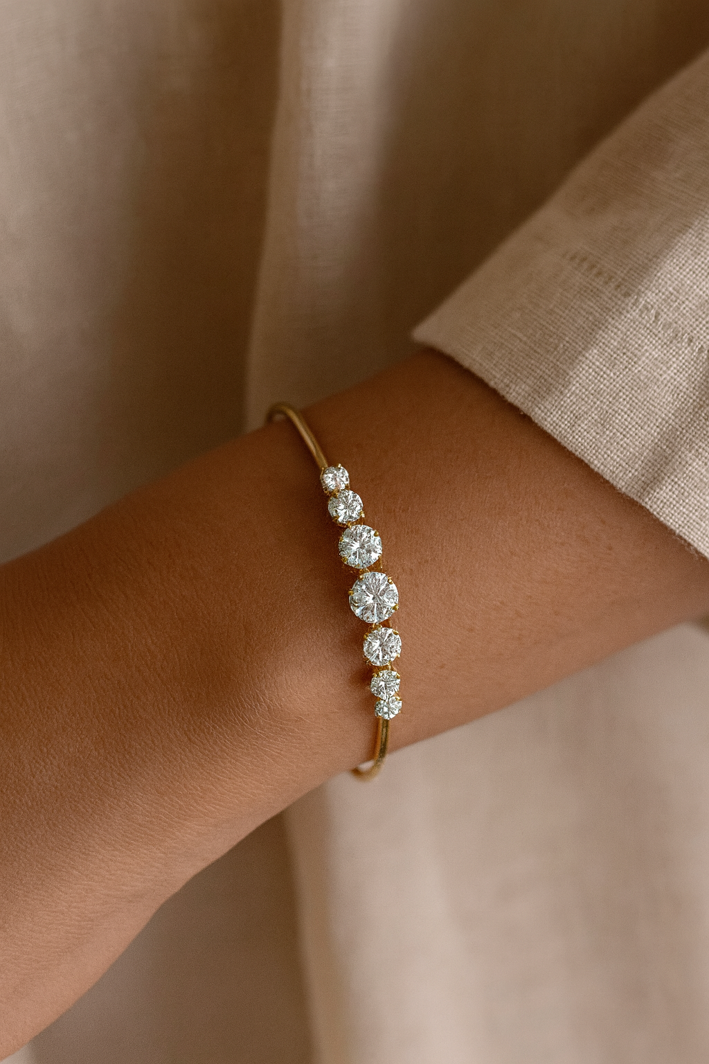 ARESA CUFF BANGLE
