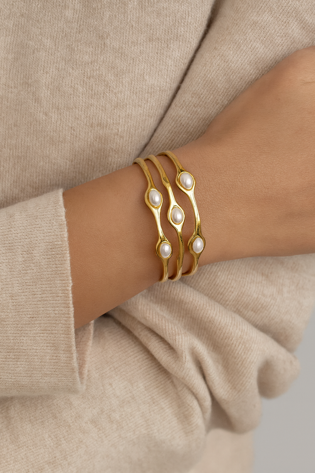 AFSANA PEARL CUFF BANGLE