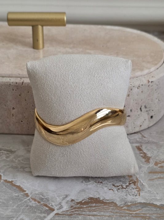 Wavy Gold Cuff Bangle