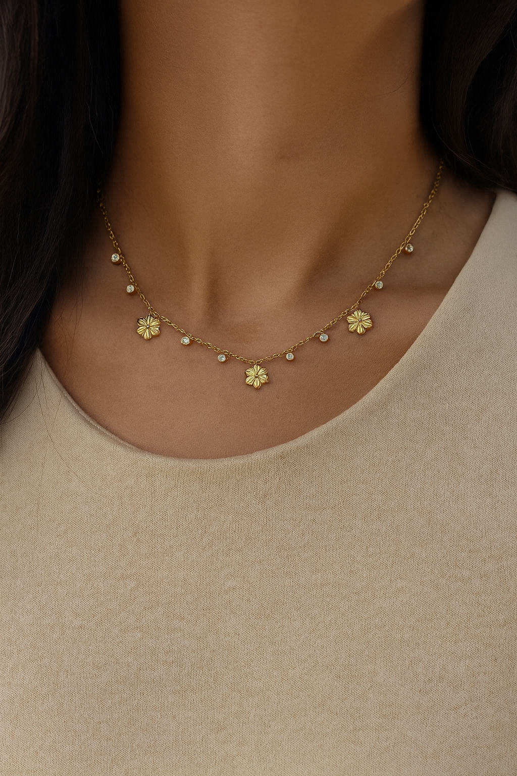DILAY FLOWER NECKLACE