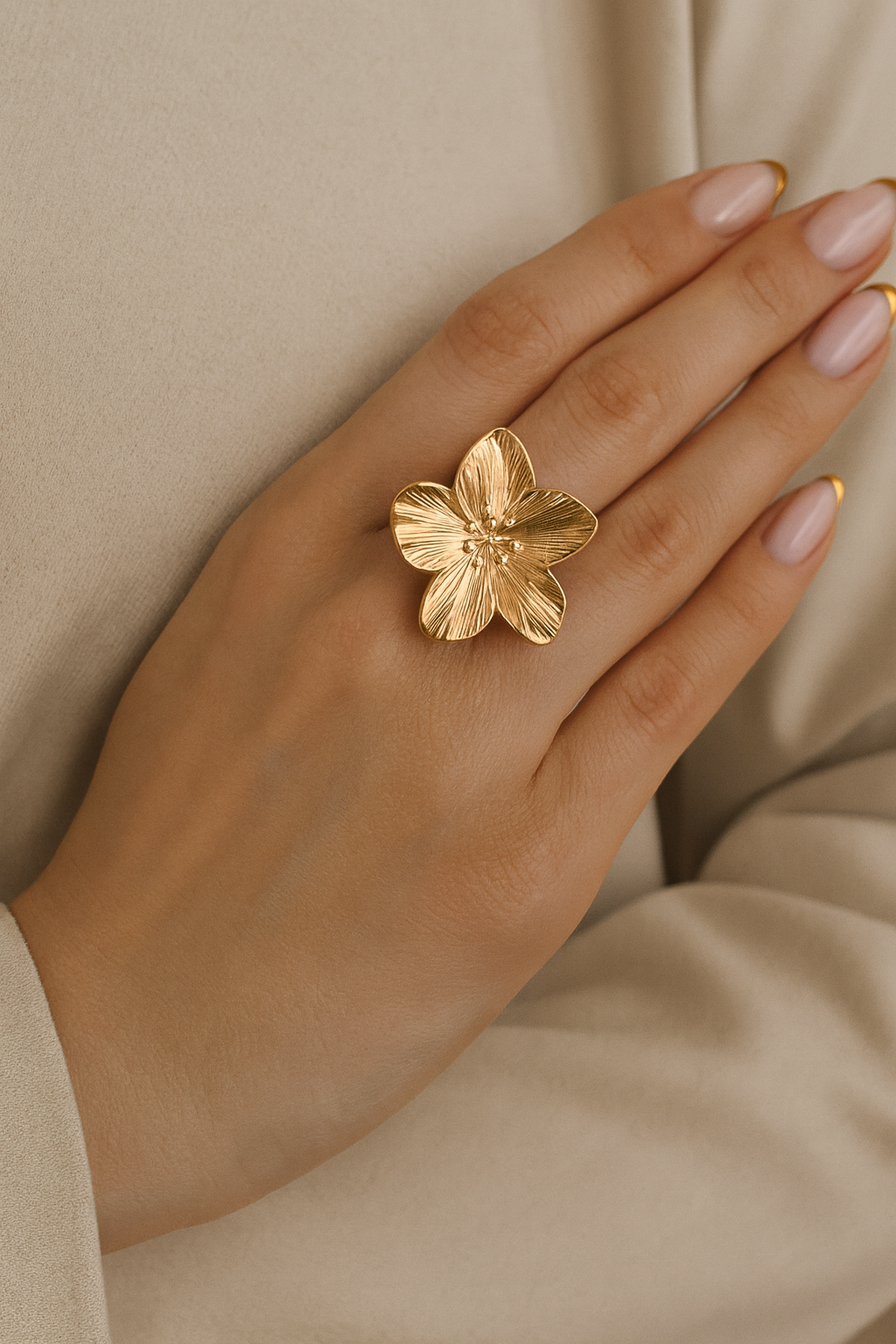 MELINA FLOWER RING