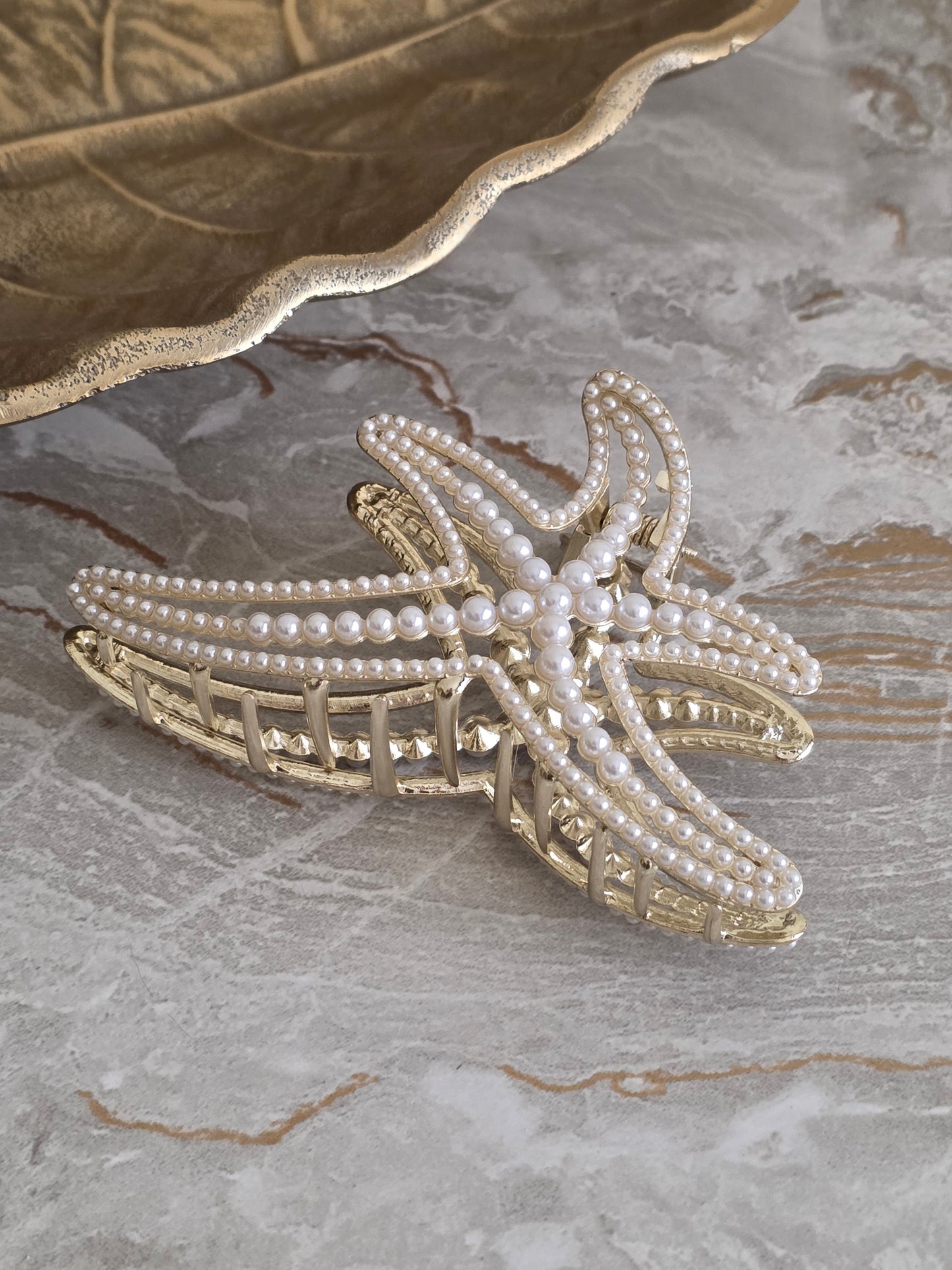 PEARL STARFISH HAIR CLAW