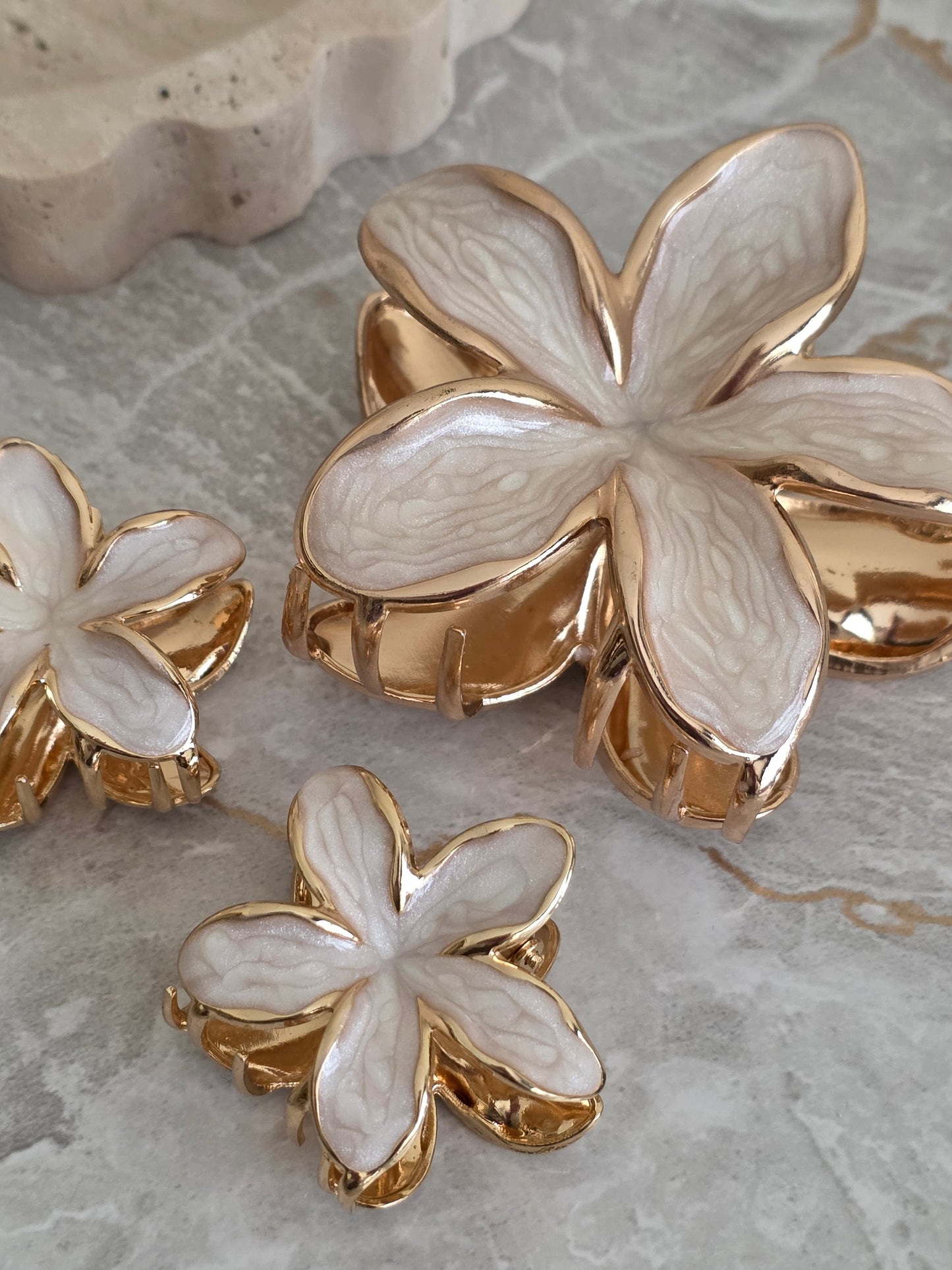 FLOWER ELEGANCE HAIR CLAW SET