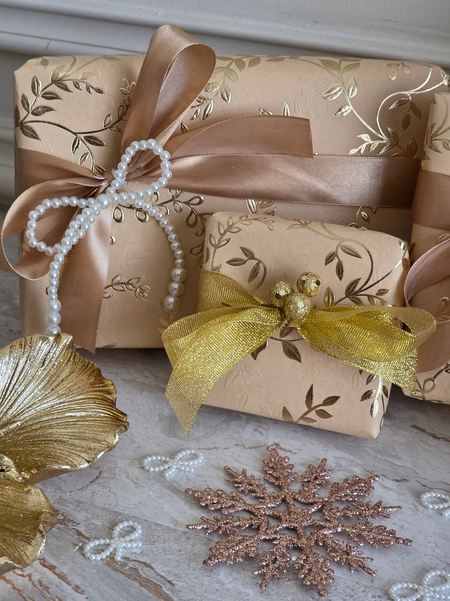 GIFT WRAPPING