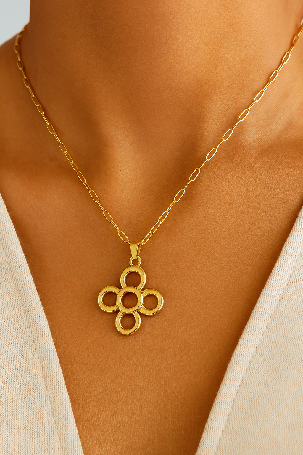 NOLAN CLOVER NECKLACE