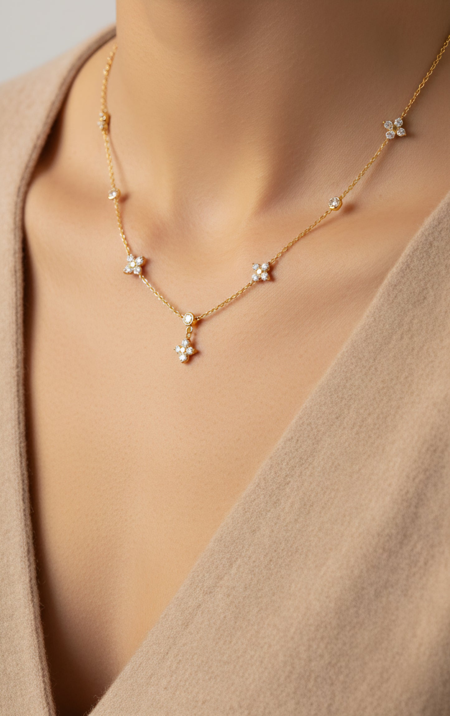 ALESSIA FLOWER NECKLACE