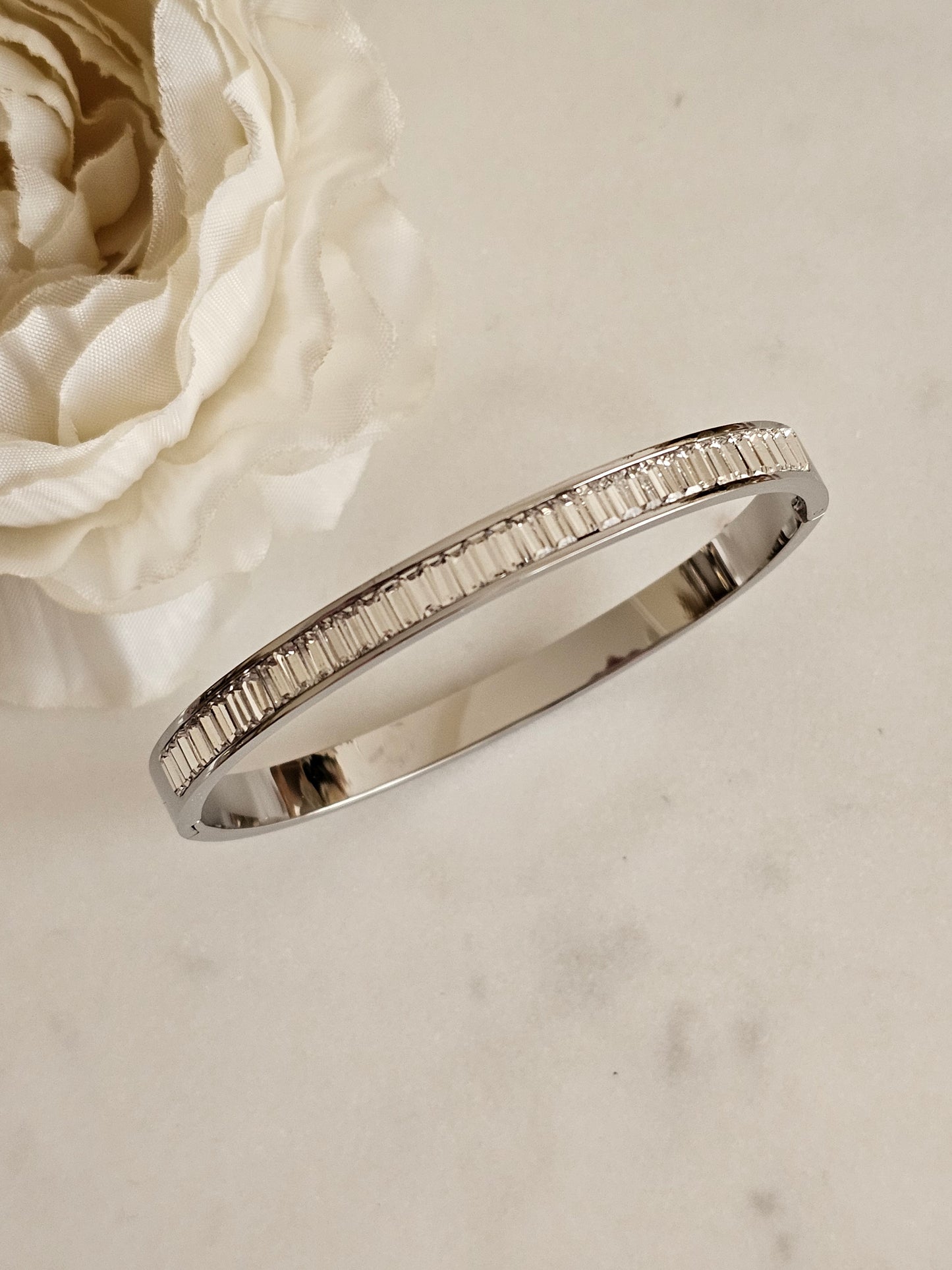 DAMLA BANGLE