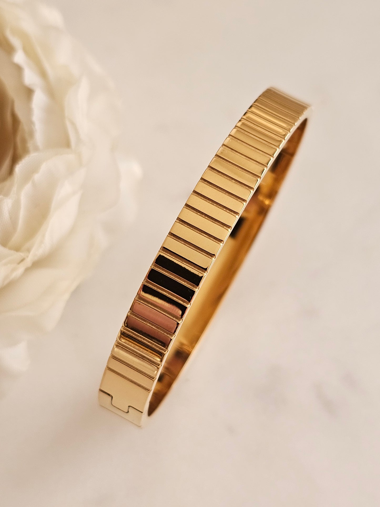CEMRE BANGLE