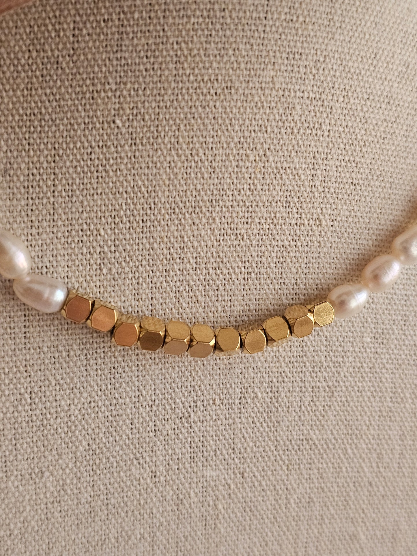 BALKIZ PEARL NECKLACE