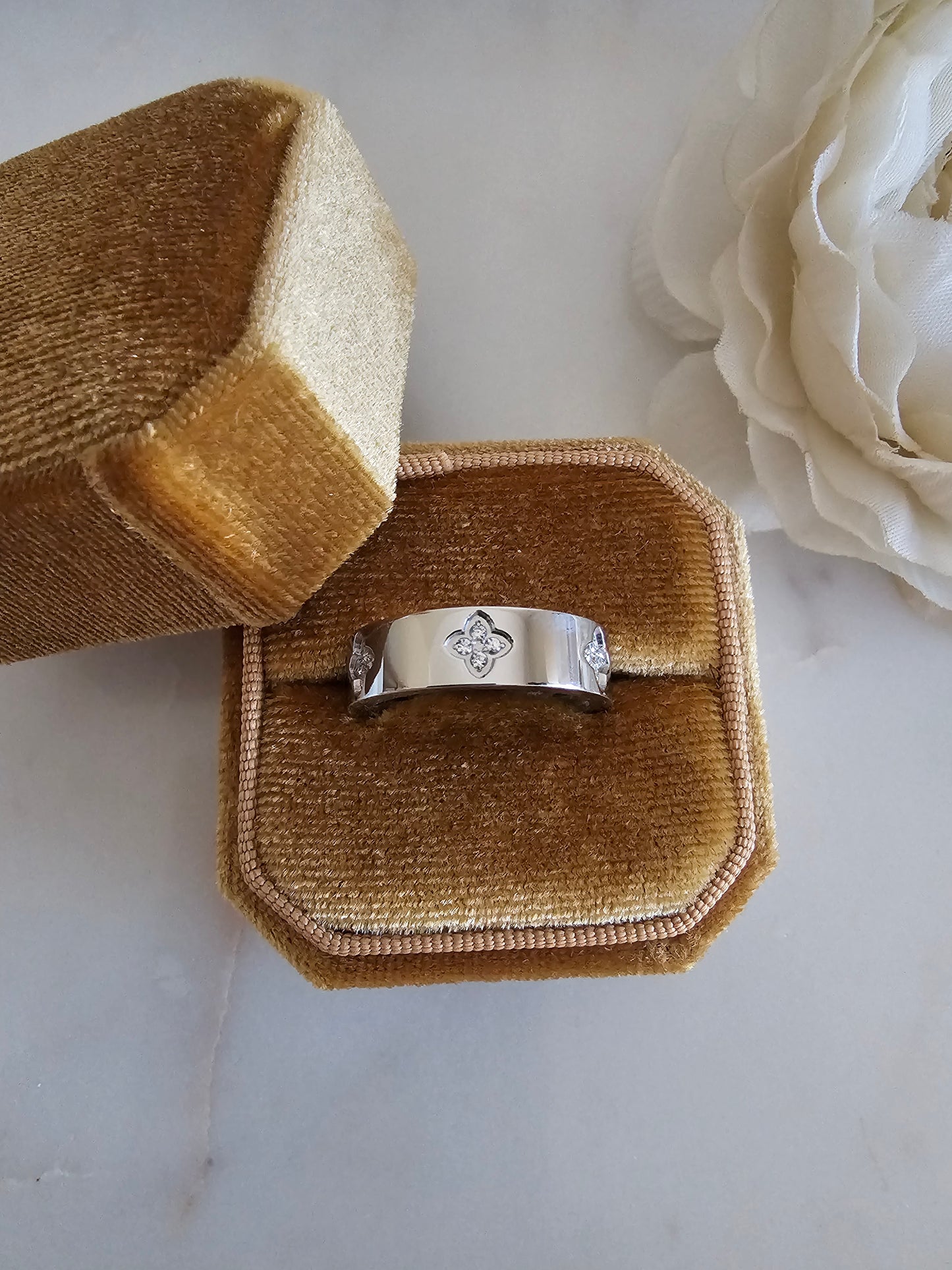 AMIRI CLOVER RING