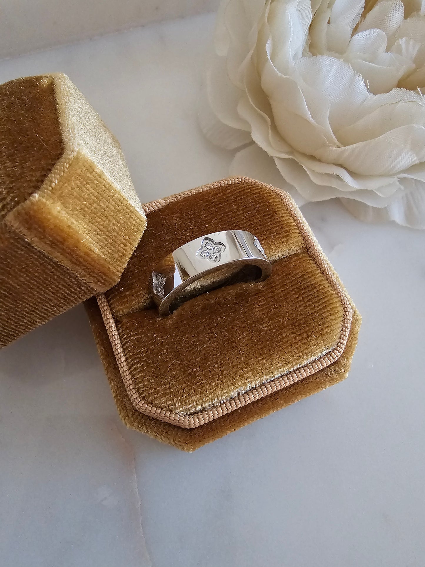 AMIRI CLOVER RING