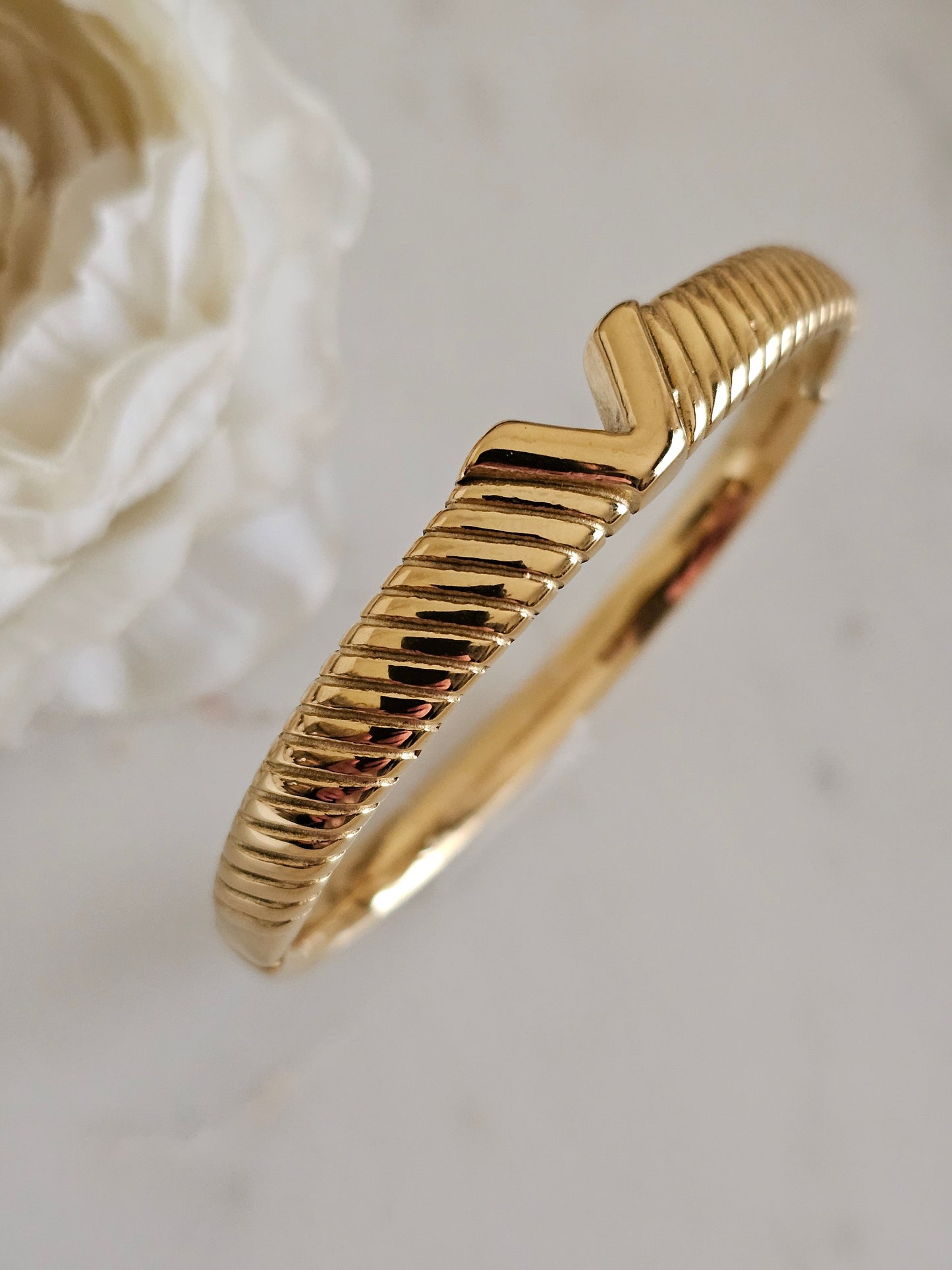 VIVIA BANGLE