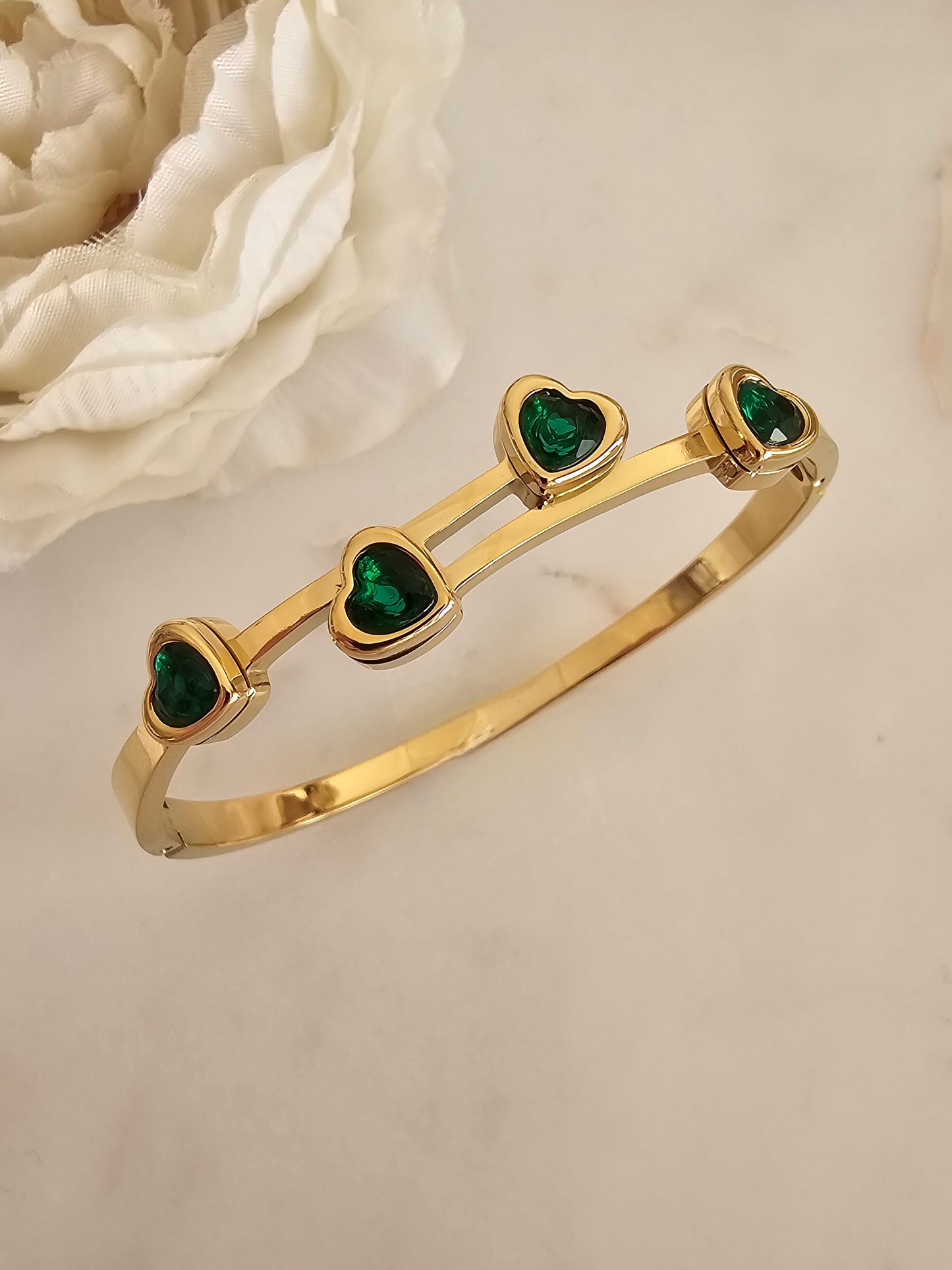 NILA HEART BANGLE