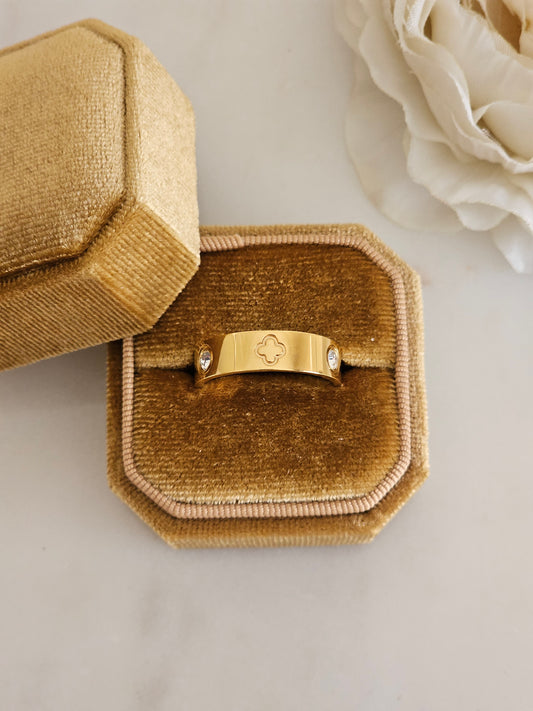 Stainless steel gold plated Cubic zirconia clover ring