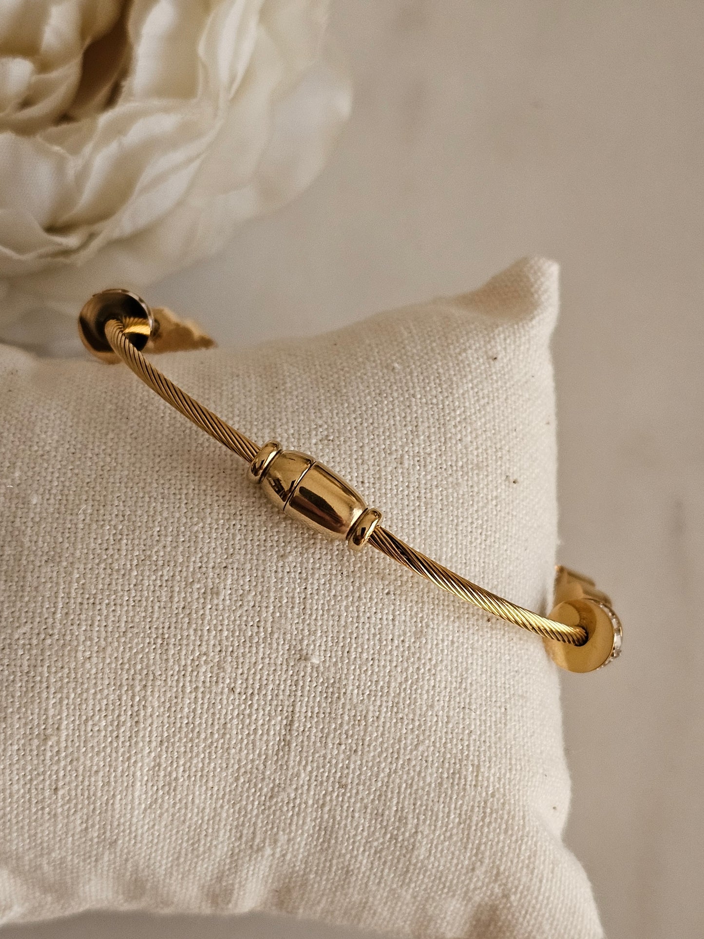 EMET HEART BANGLE