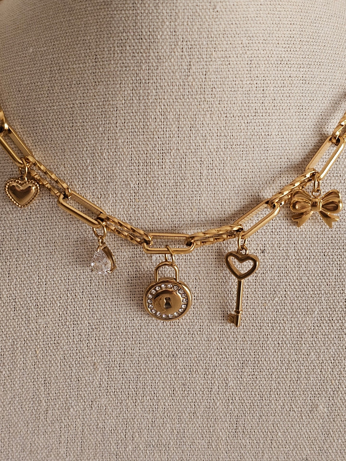 VINTAGE KEY CHARM