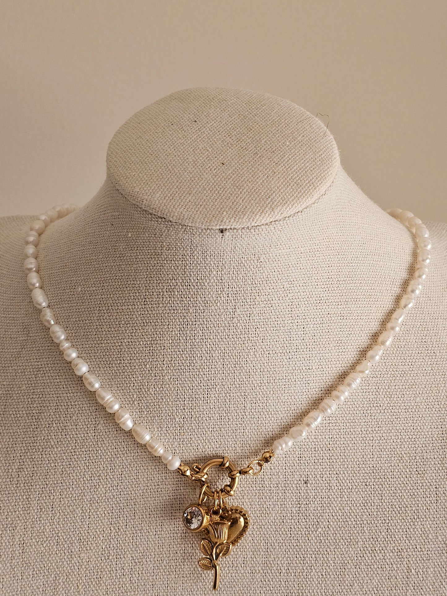 NADA PEARL CHARM NECKLACE