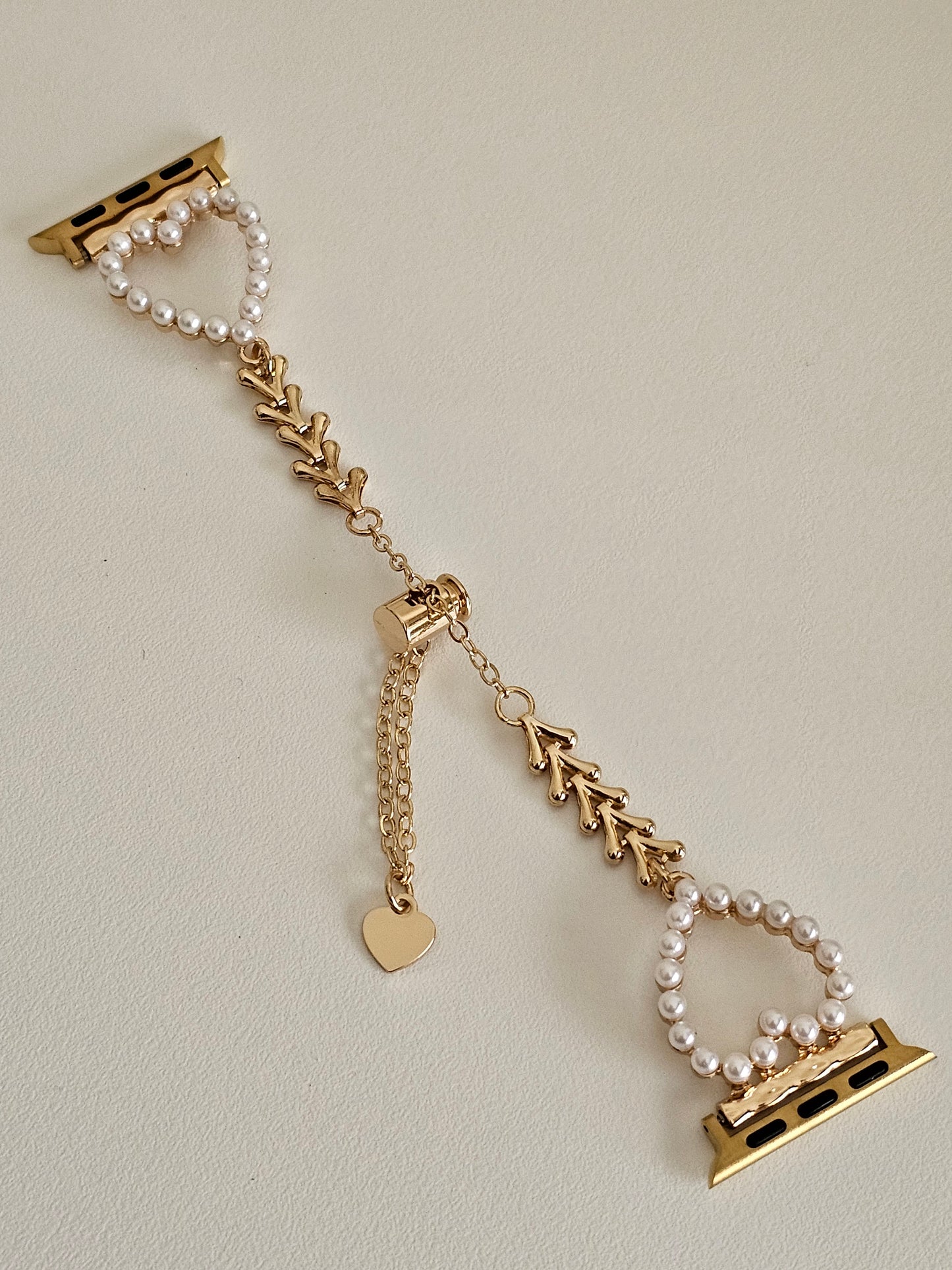 PEARLY HEART APPLE WATCH BAND