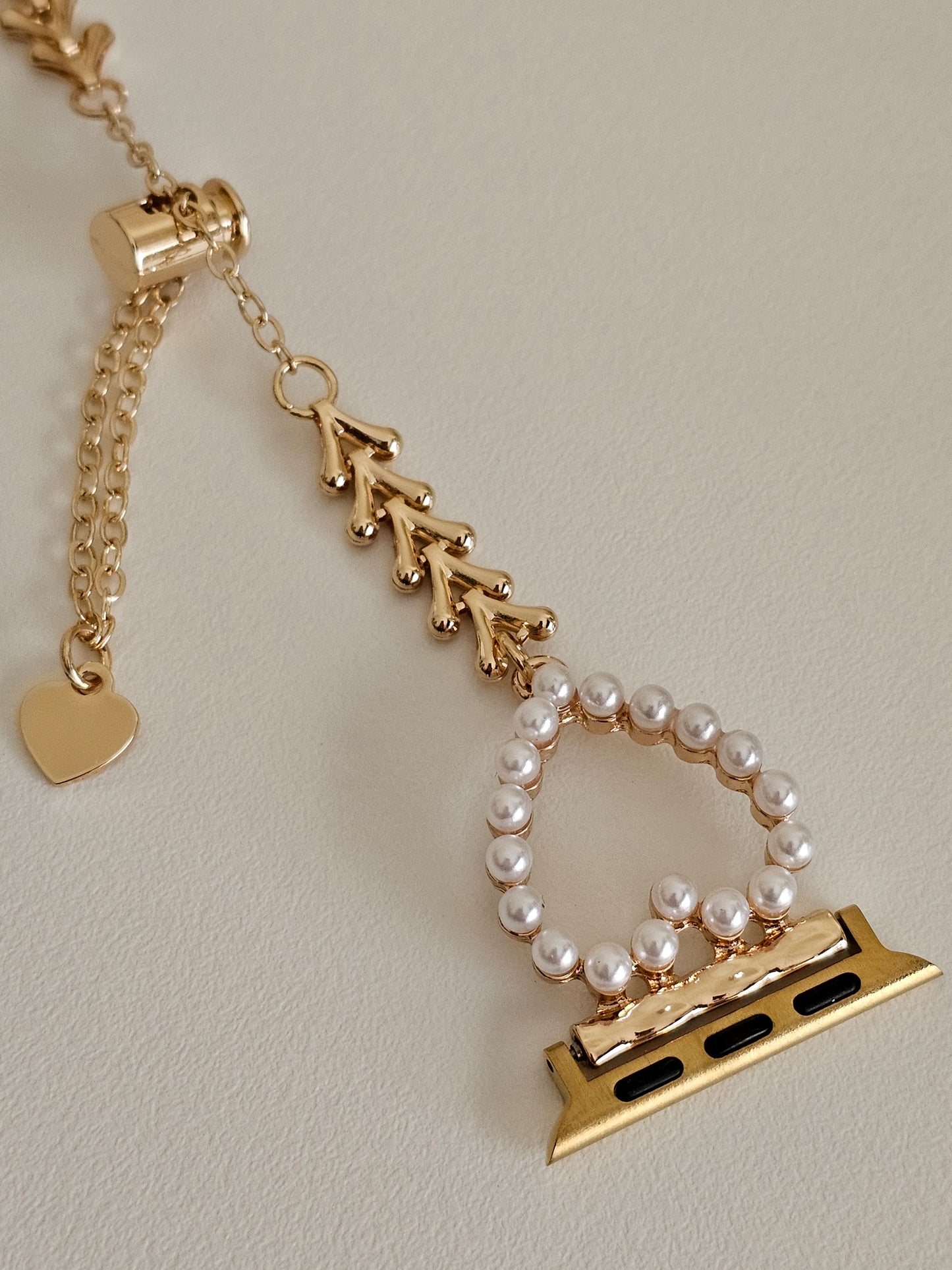 PEARLY HEART APPLE WATCH BAND