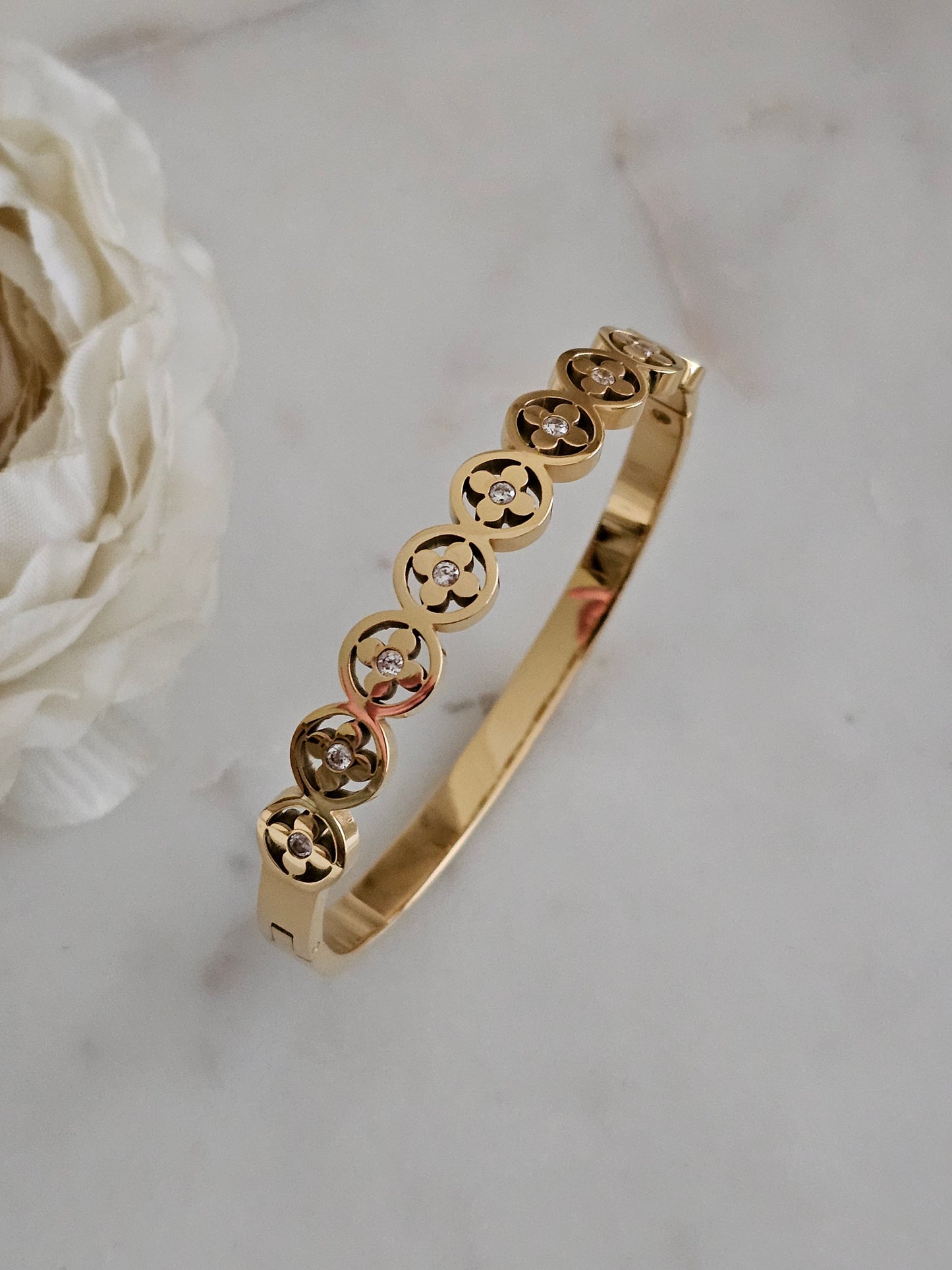 FIFA CLOVER BANGLE