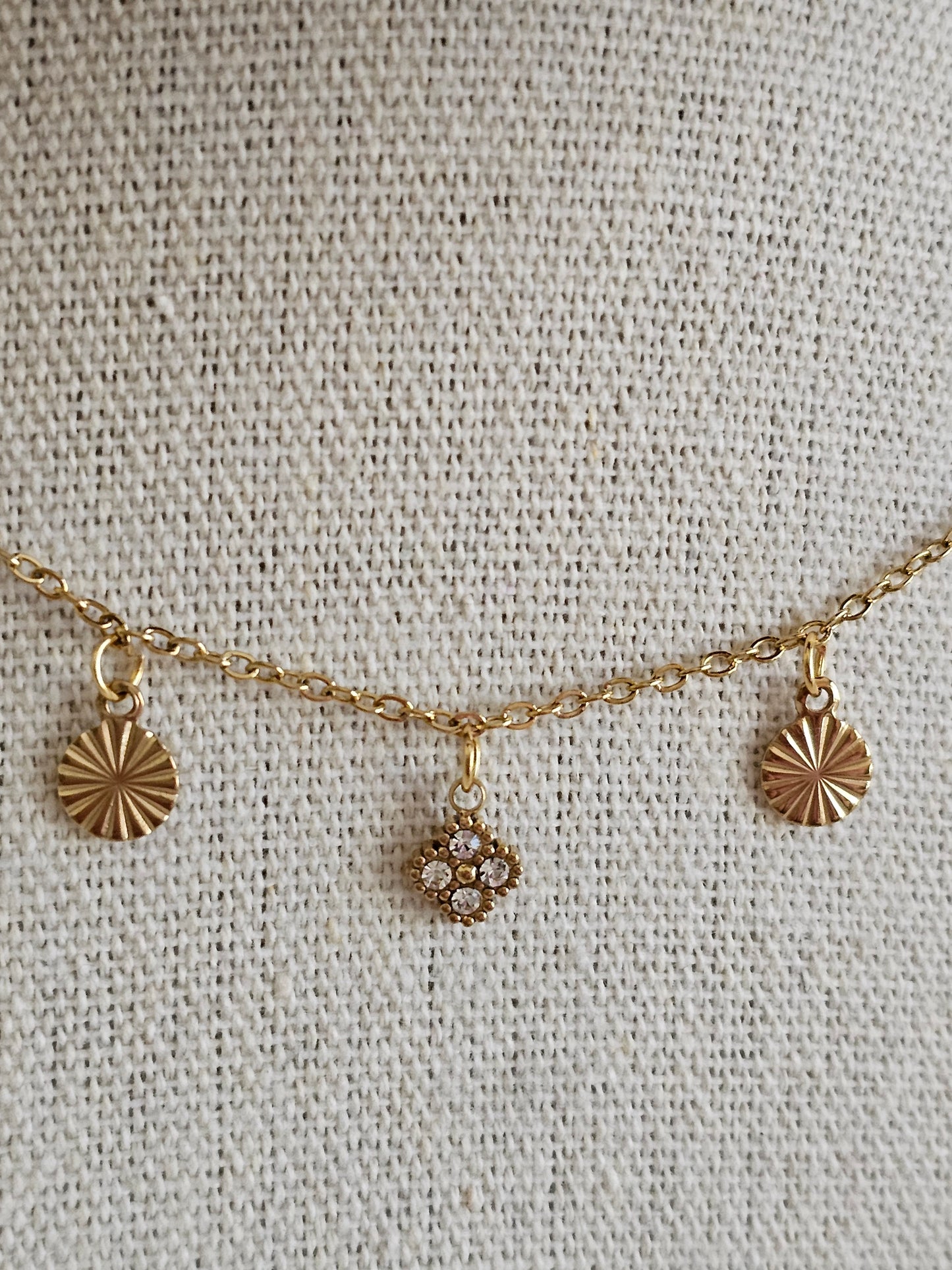 SARAY CLOVER NECKLACE
