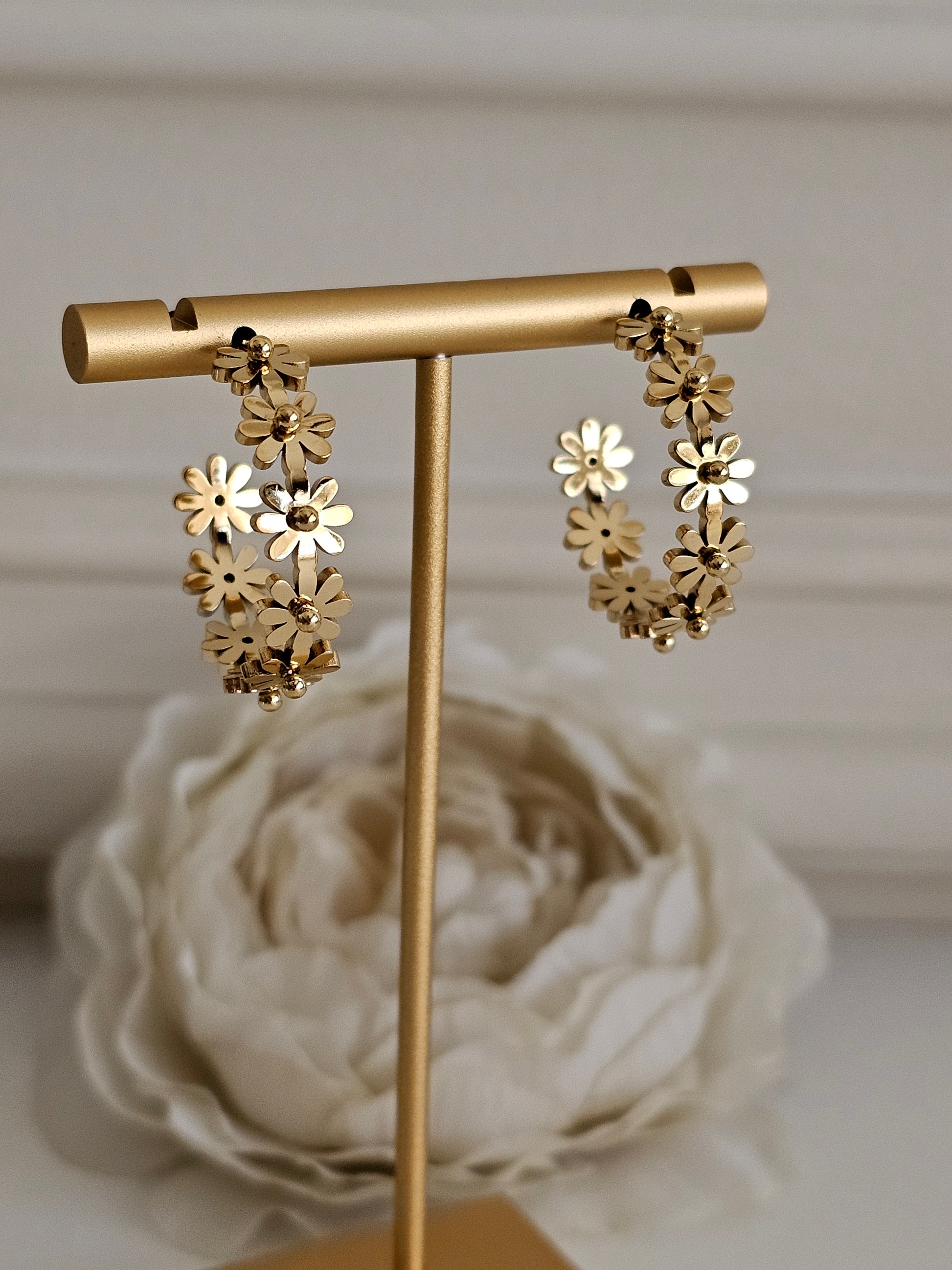 Gold flower Hoop Earrings