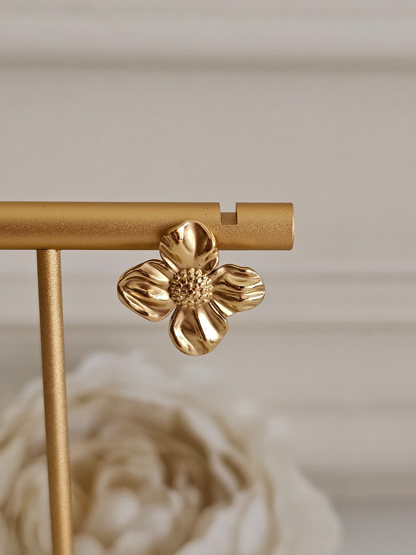 ELNARA FLOWER EARRINGS