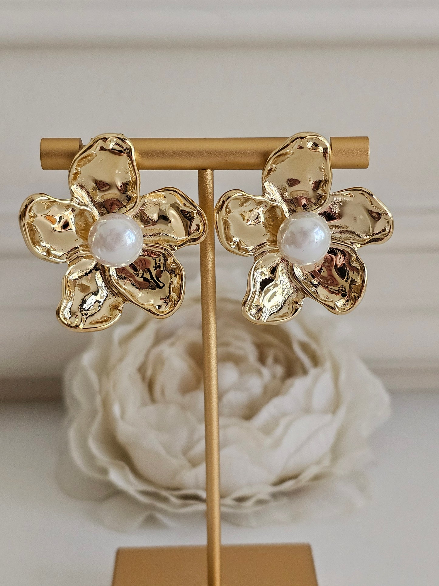 SERA FLOWER PEARL EARRINGS