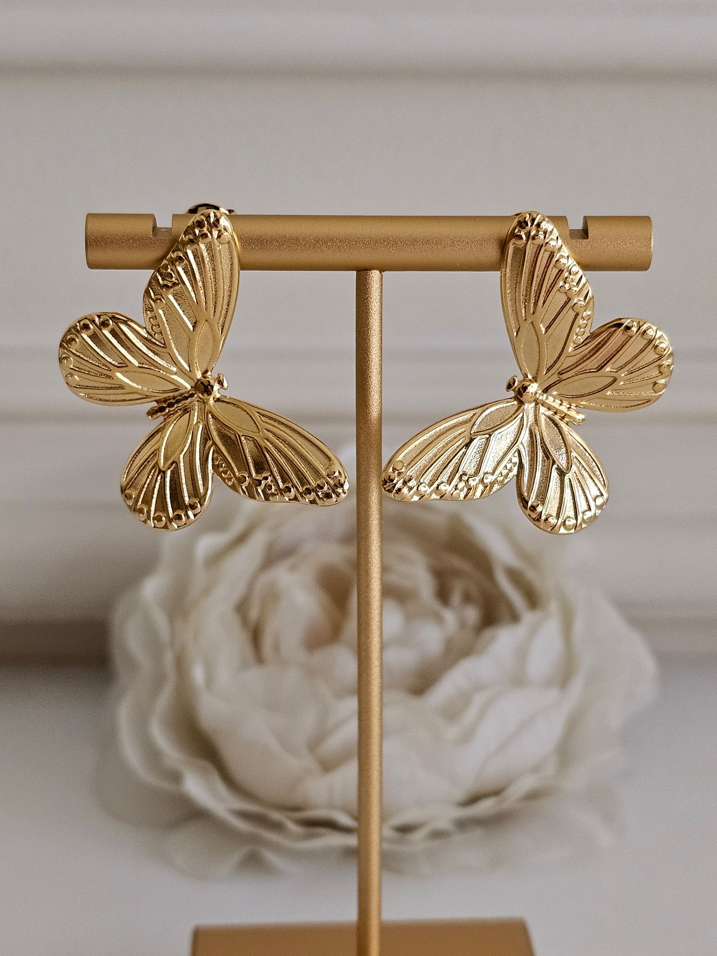 NEVDA BUTTERFLY EARRINGS