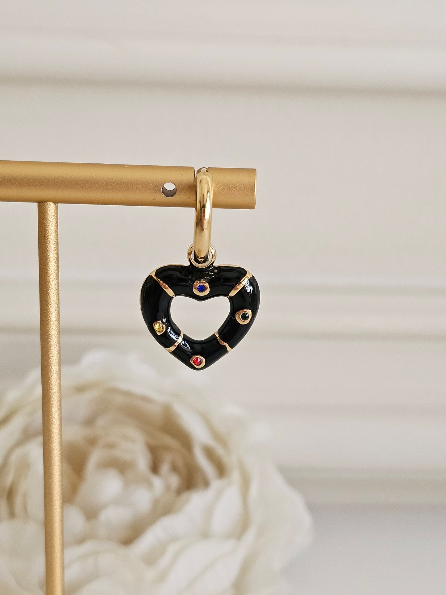 IKRA HEART EARRINGS