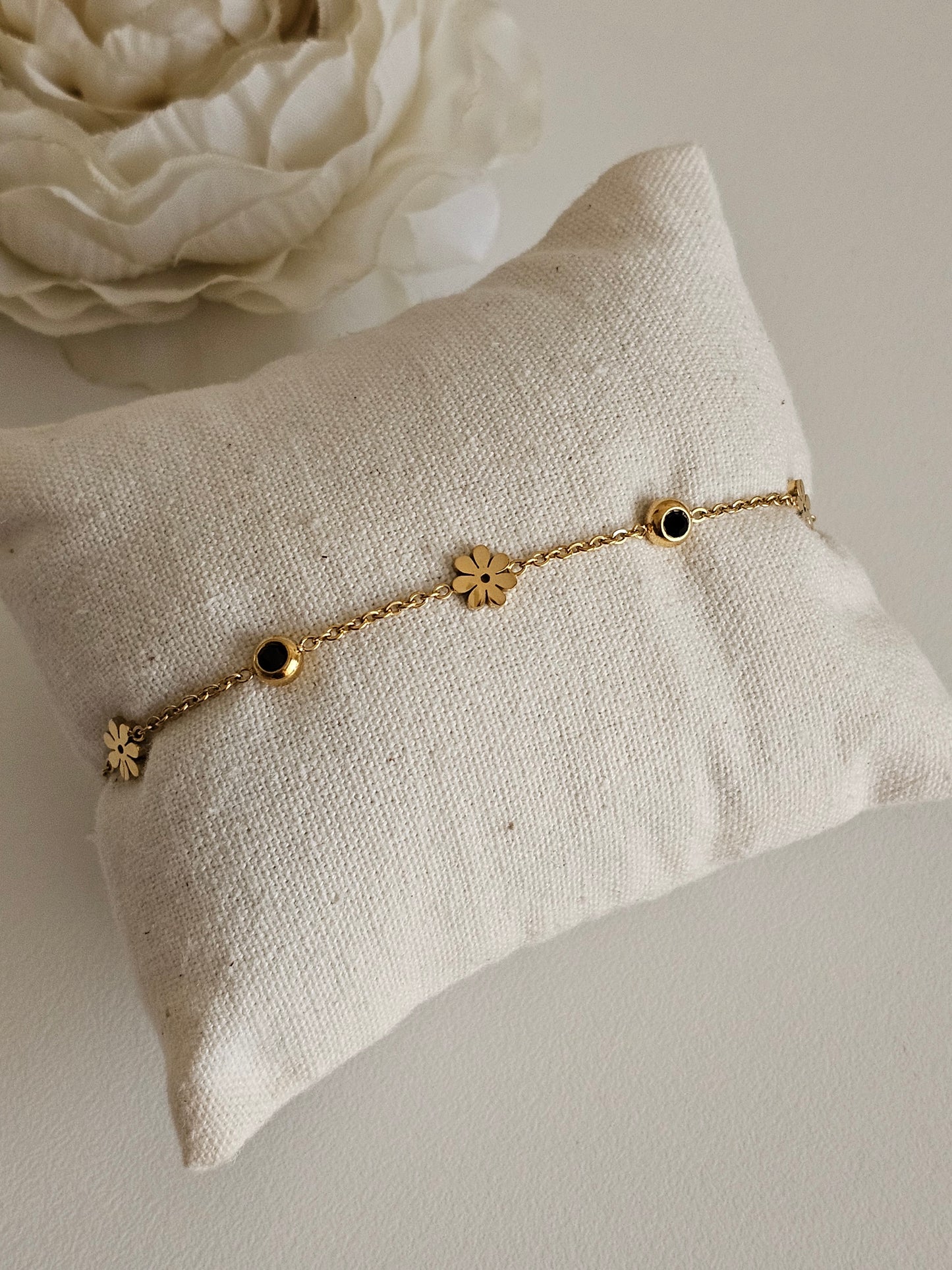 LADIA FLOWER BRACELET