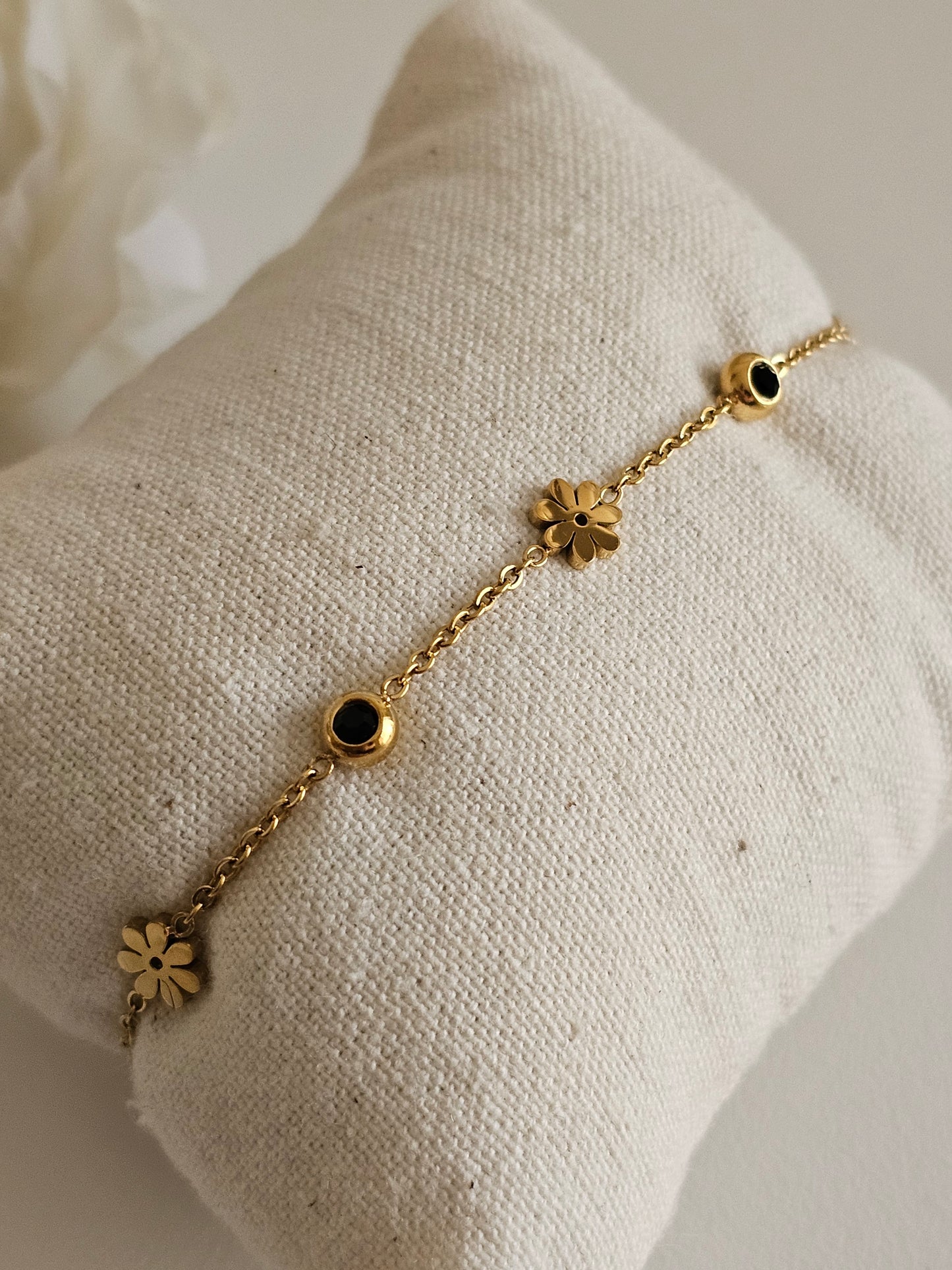 LADIA FLOWER BRACELET