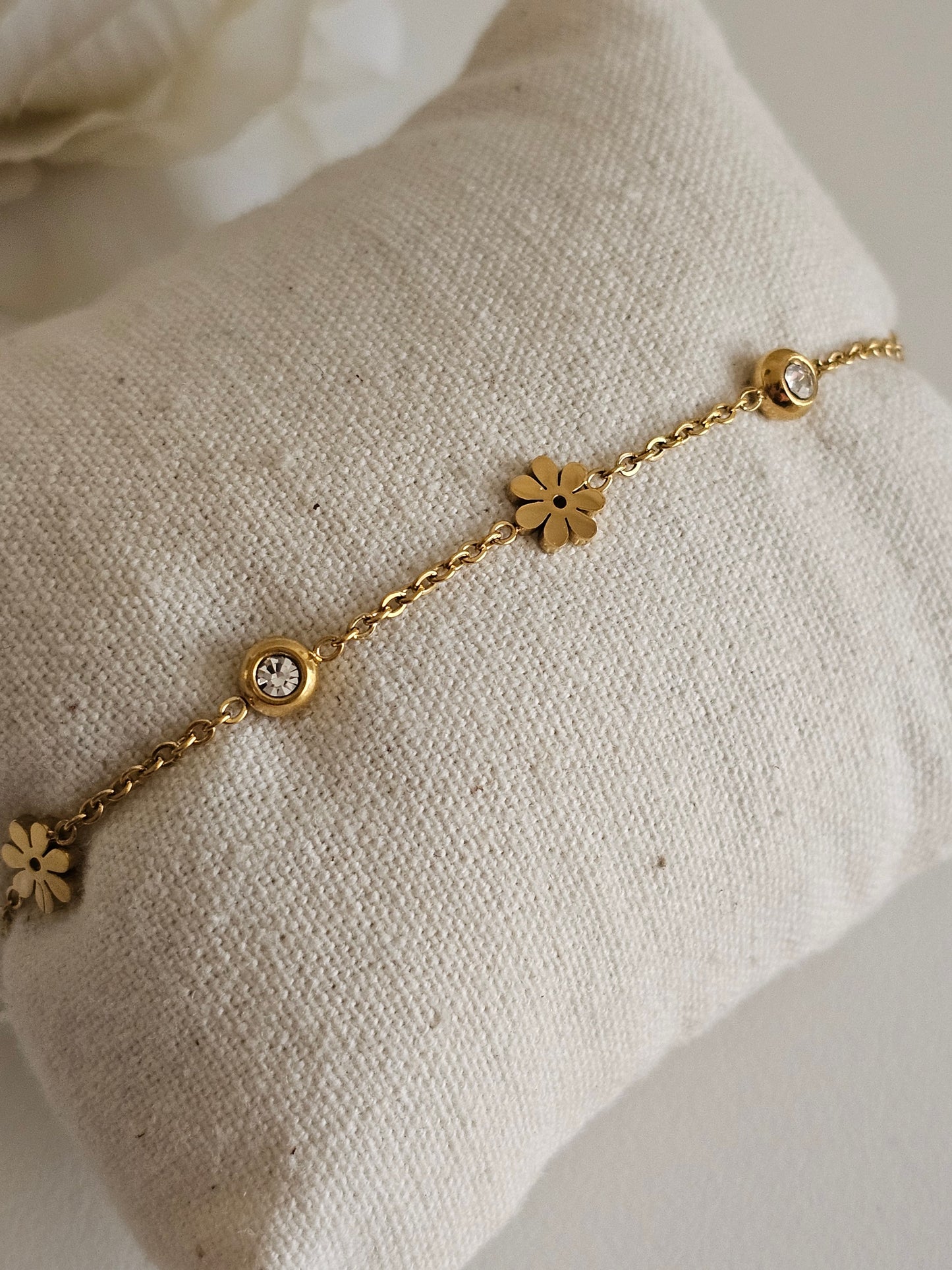 LADIA FLOWER BRACELET