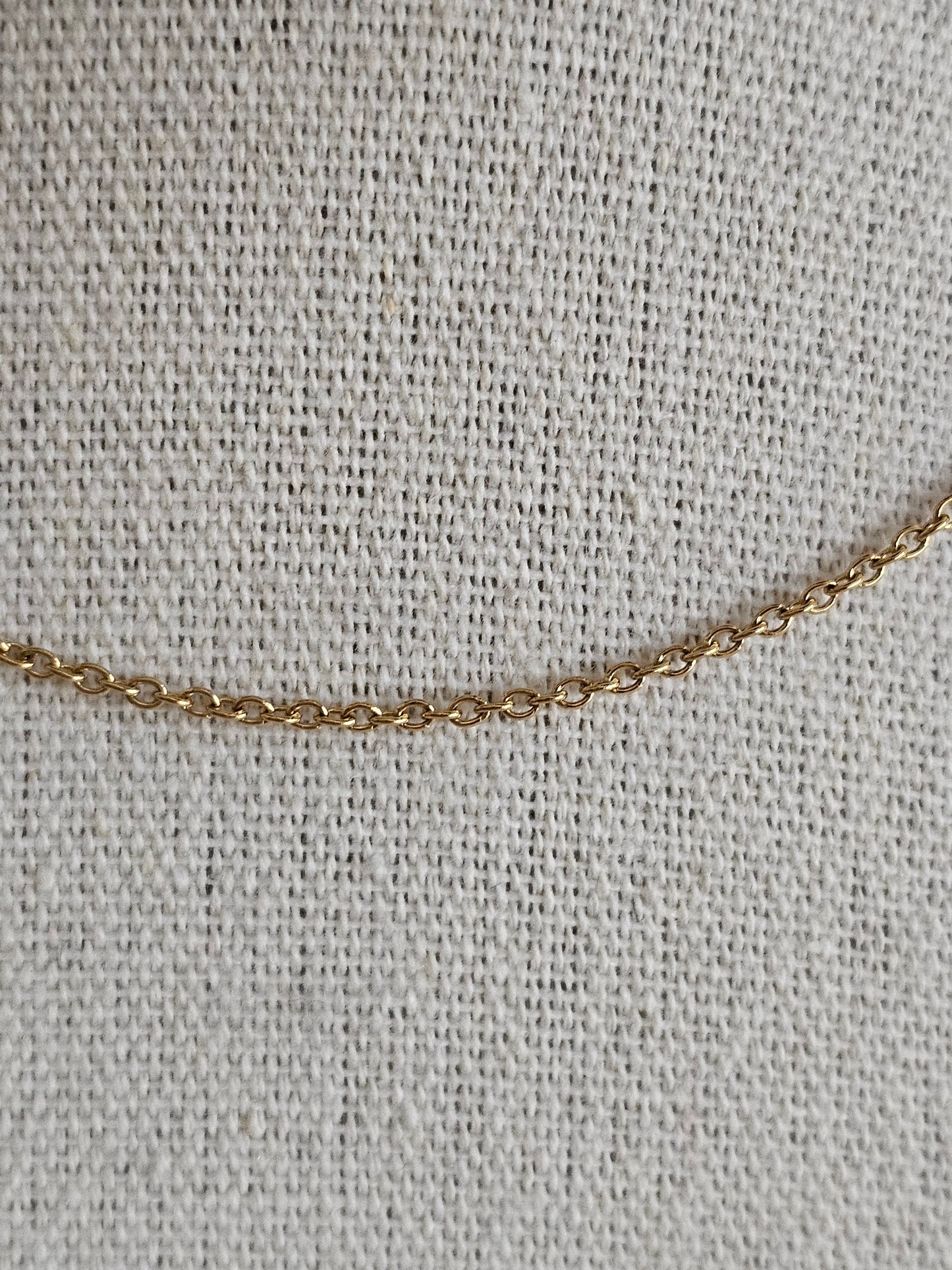 SIMPLE NECKLACE