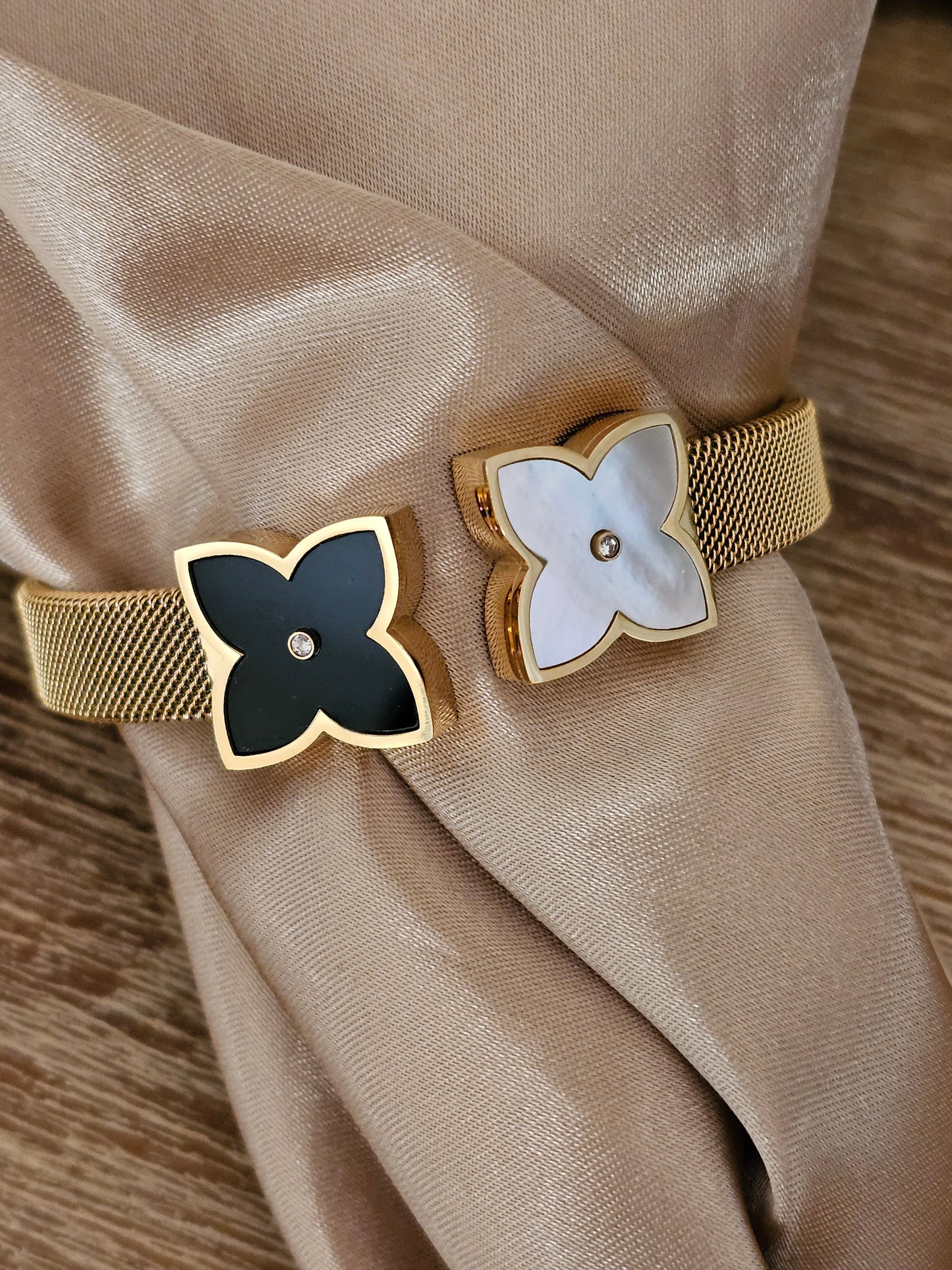 YUSRA CLOVER BANGLE