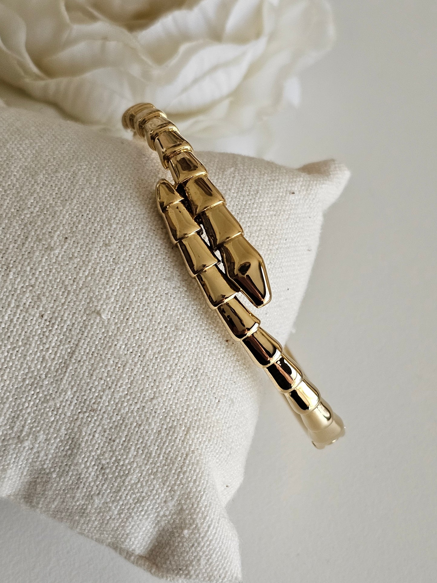 LILANI SNAKE BANGLE