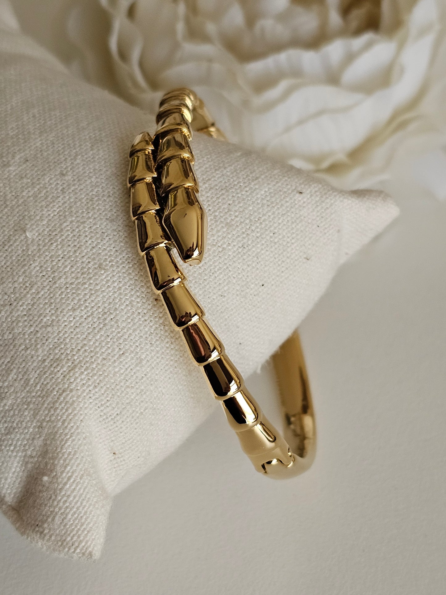 LILANI SNAKE BANGLE