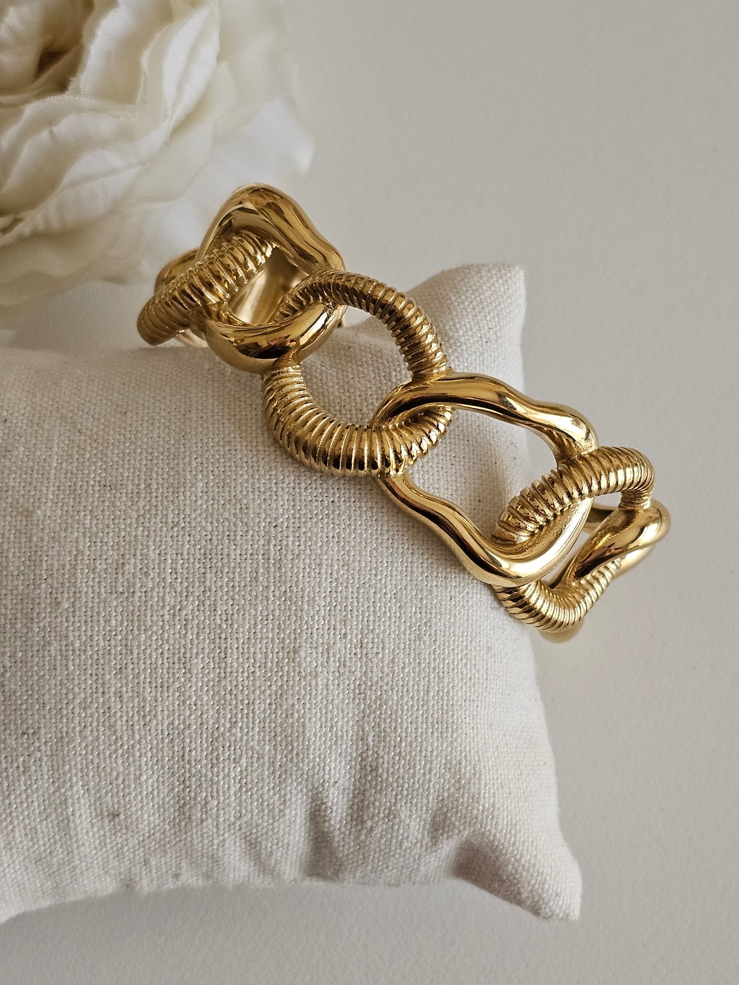 GOLD HOOP CUFF BANGLE