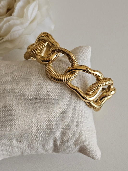 GOLD HOOP CUFF BANGLE