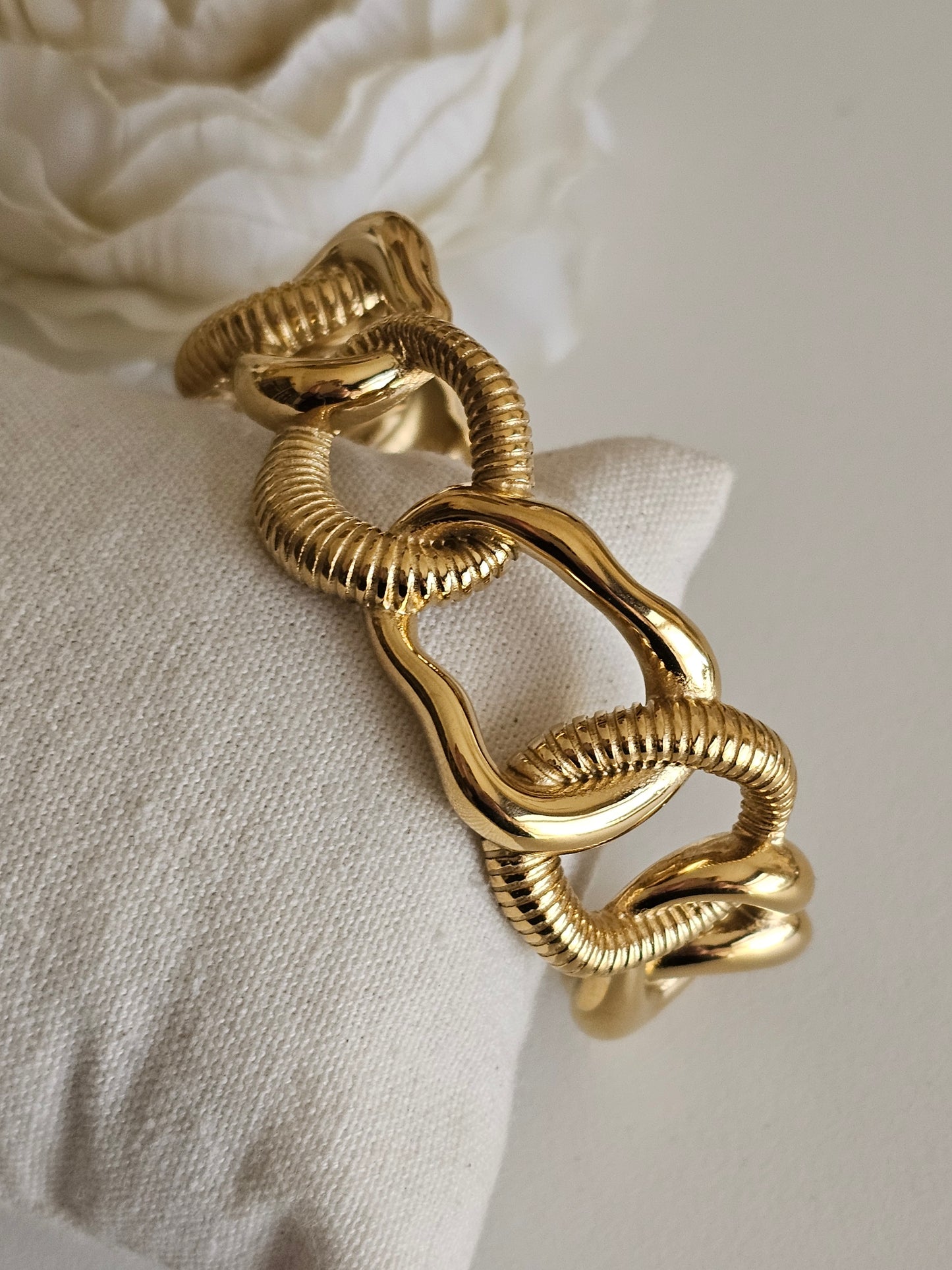DIMAH CUFF BANGLE