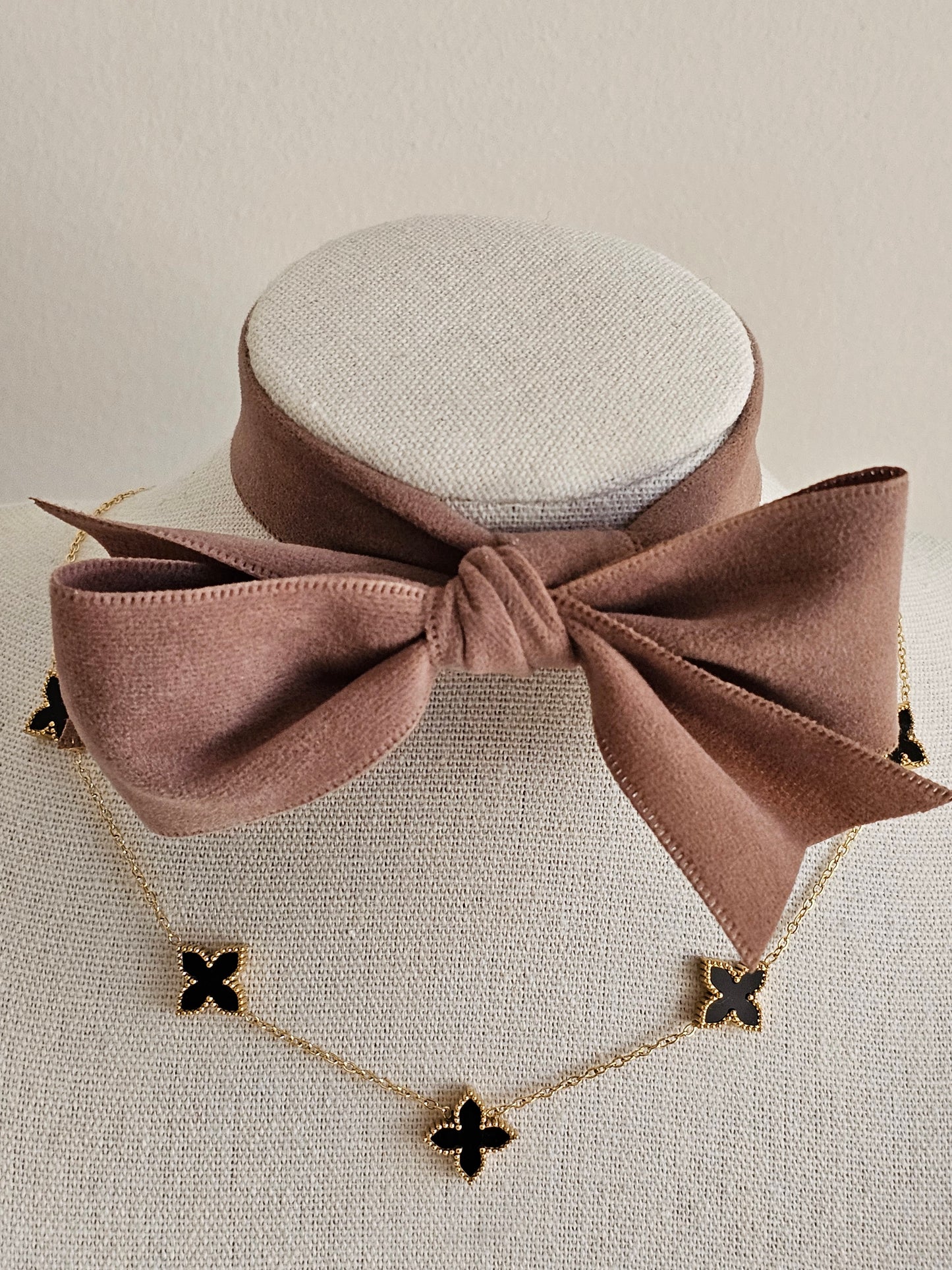 JOYA CLOVER NECKLACE