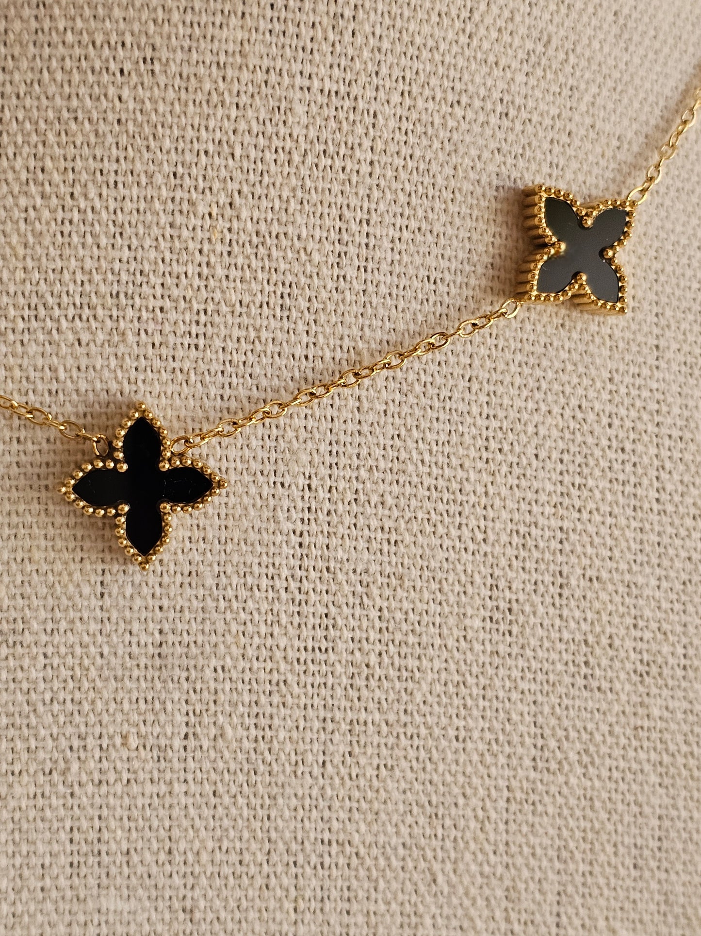 JOYA CLOVER NECKLACE