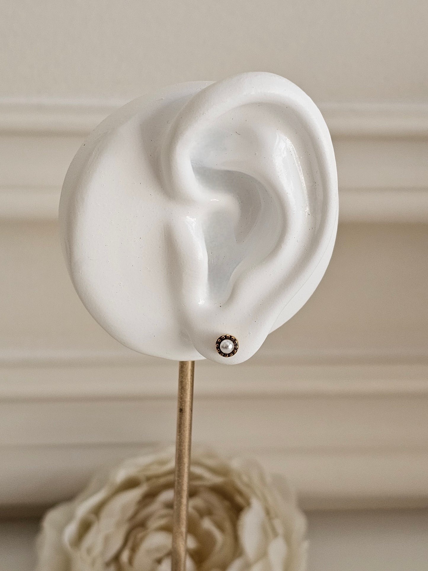 SMALL PEARL STUD EARRINGS