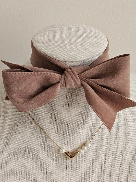 Gold pearl heart necklace