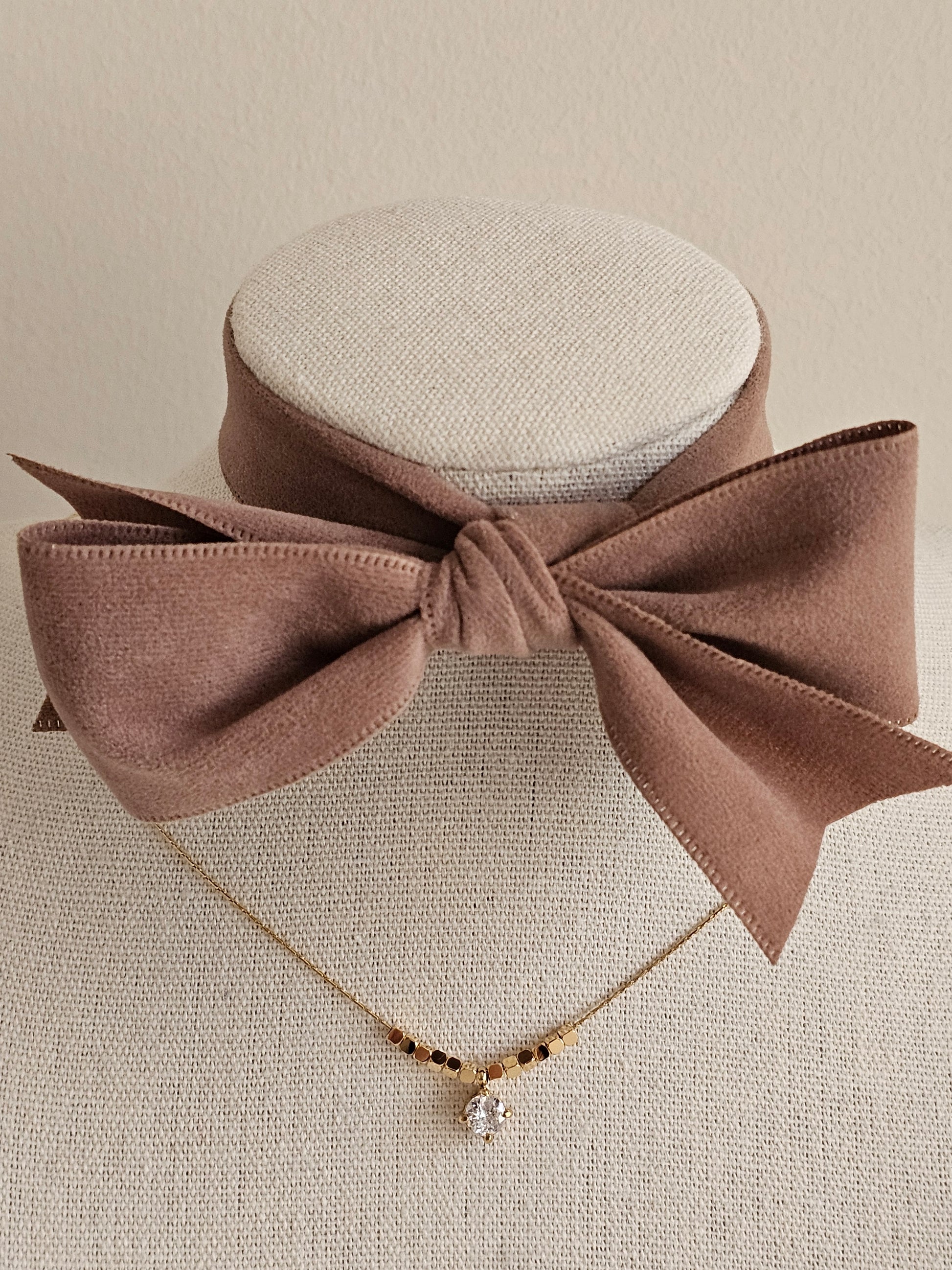 Gold cubic zirconia pendant necklace