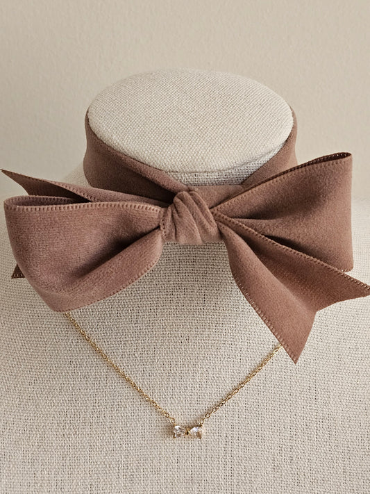 Cubic zirconia bow necklace