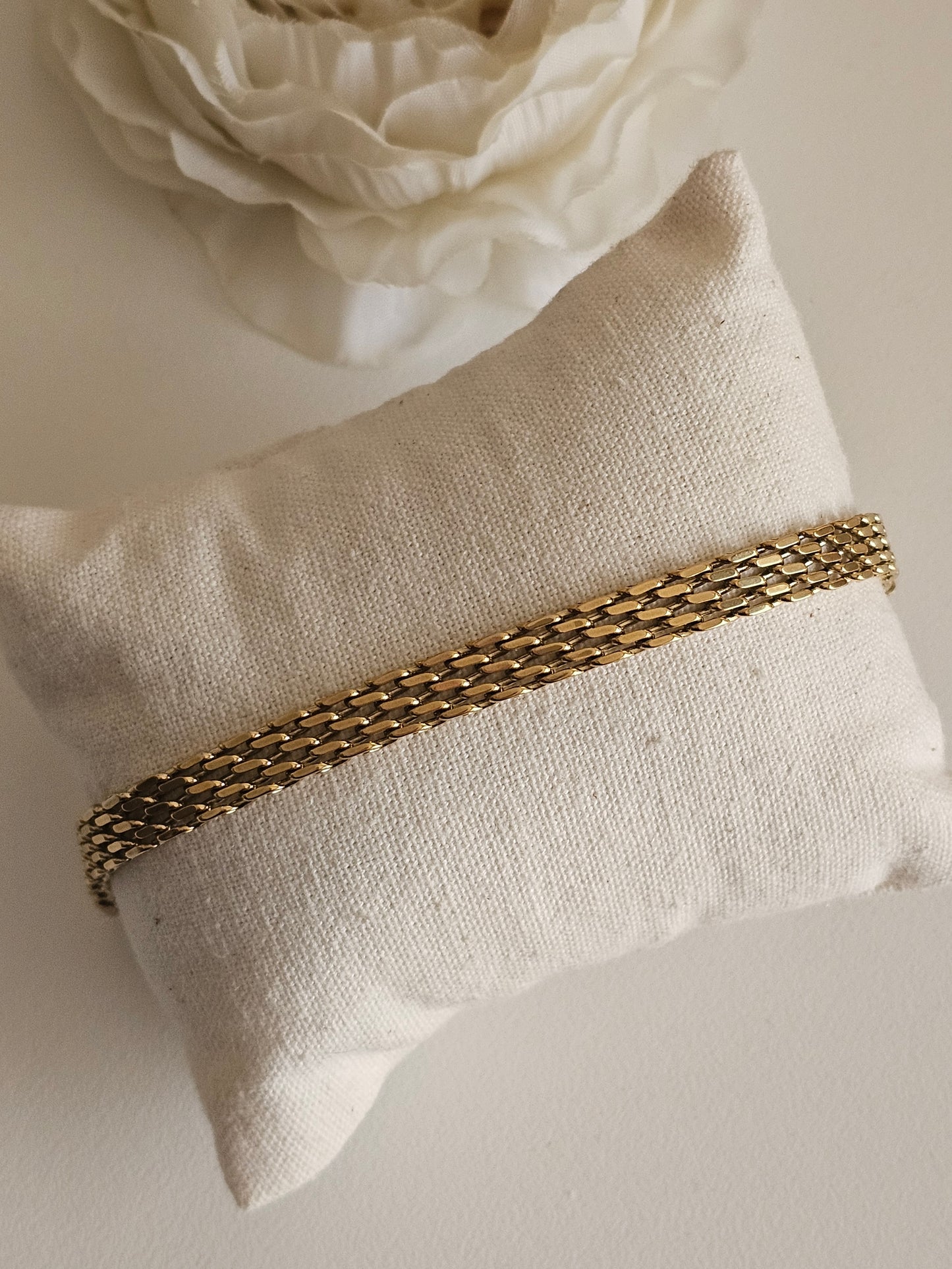 Stainless steel gold mesh bracelet