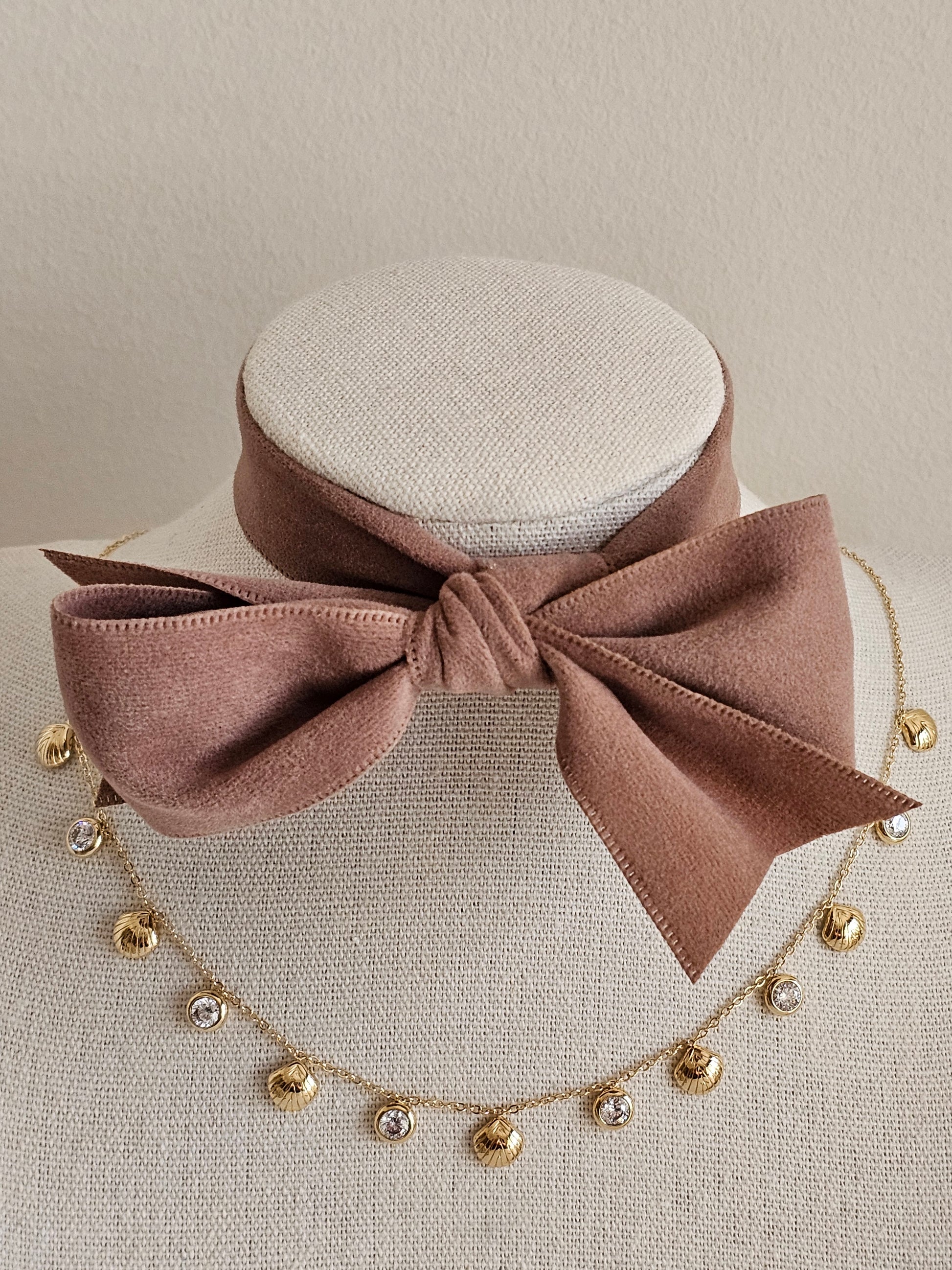Shell cubic zirconia necklace